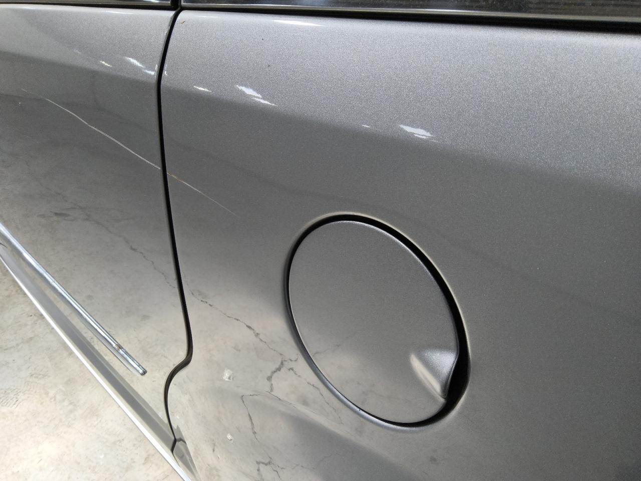 2014 Chrysler Town & Country Touring L Серебряный vin: 2C4RC1CGXER258620 Damage: Left Qtr Panel, Multiple Scratches Light, 4