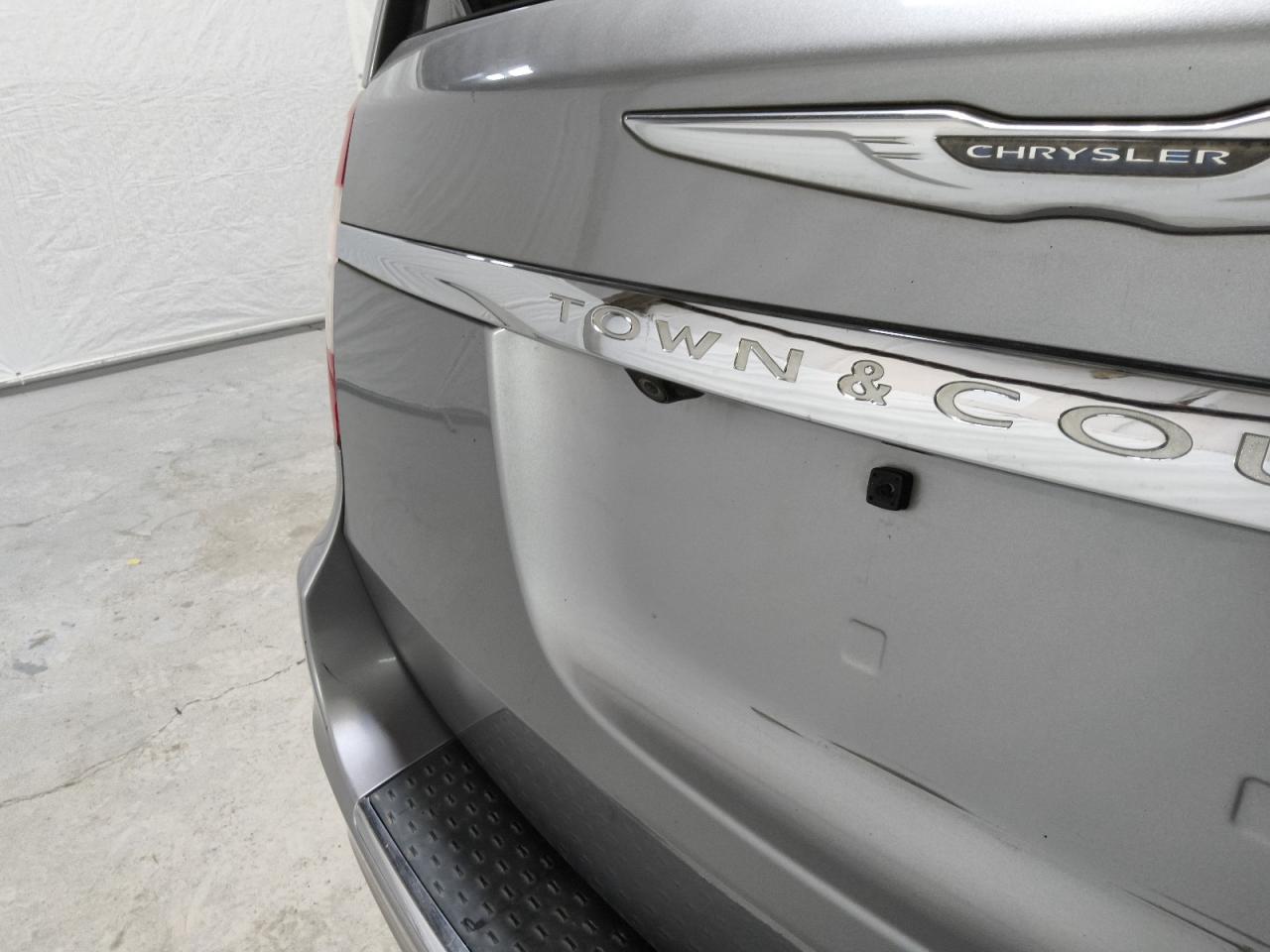 2014 Chrysler Town & Country Touring L Серебряный vin: 2C4RC1CGXER258620 Damage: Lift Gate, Chipped, 4