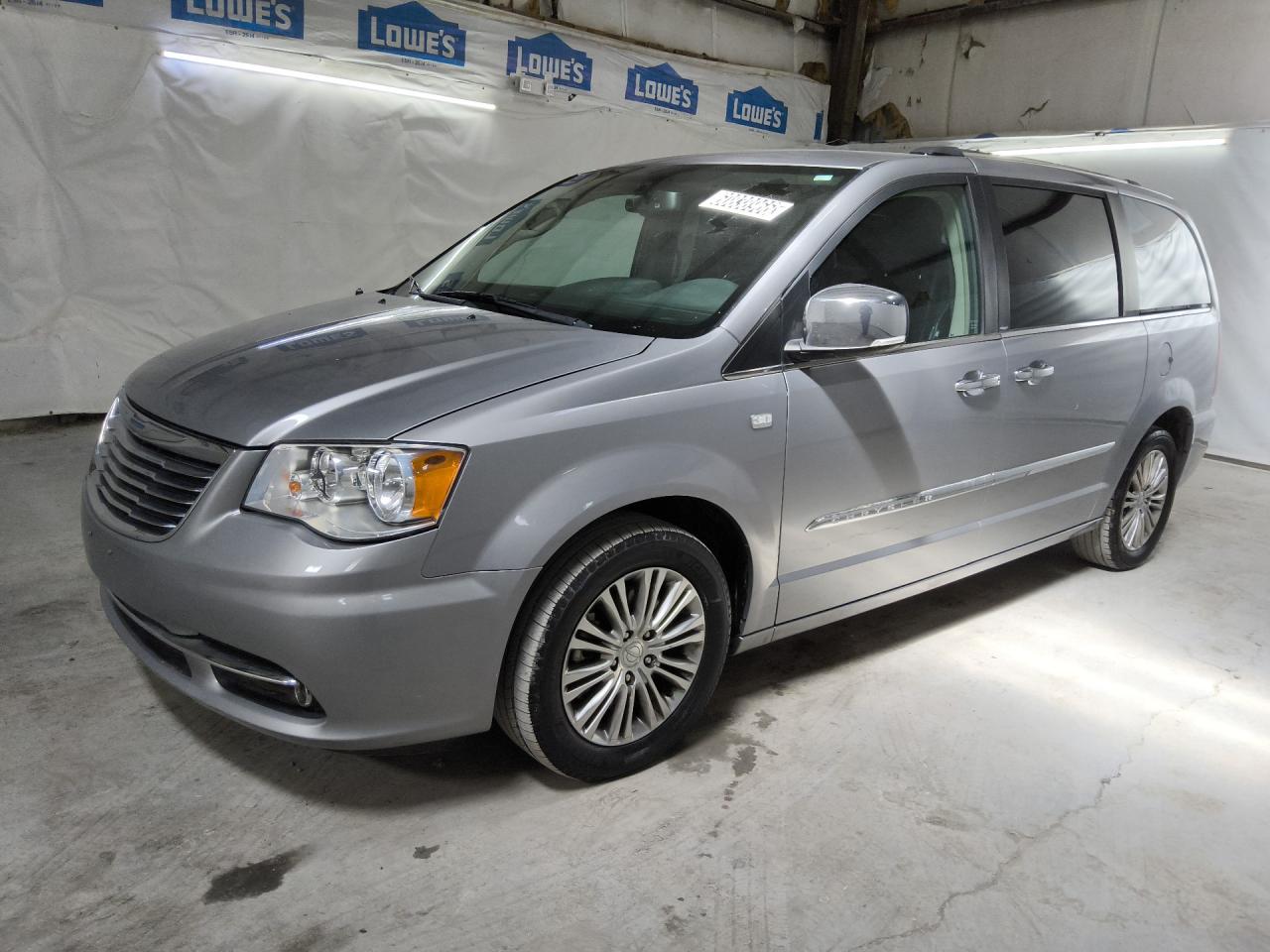 2014 Chrysler Town & Country Touring L Серебряный vin: 2C4RC1CGXER258620 Damage: Left Rear Door, Chipped, 3