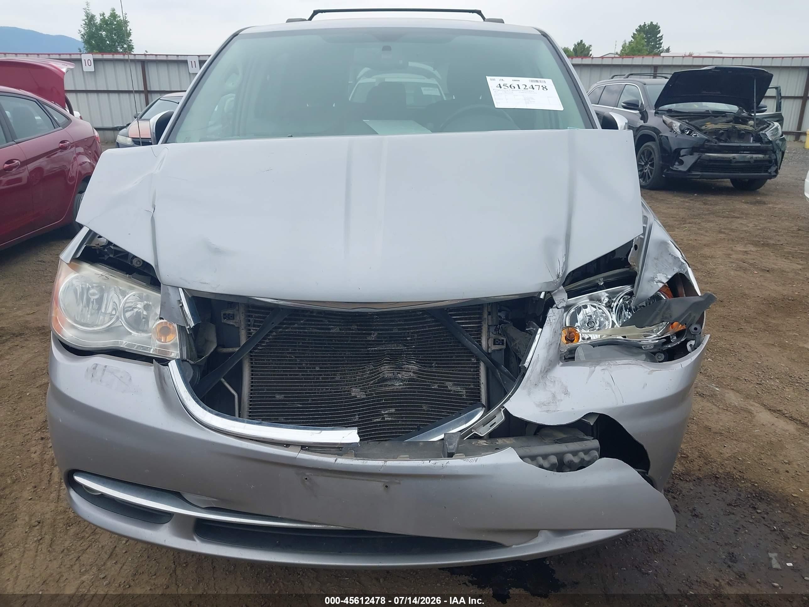 2014 Chrysler Town & Country Touring-l Silver vin: 2C4RC1CGXER307430
