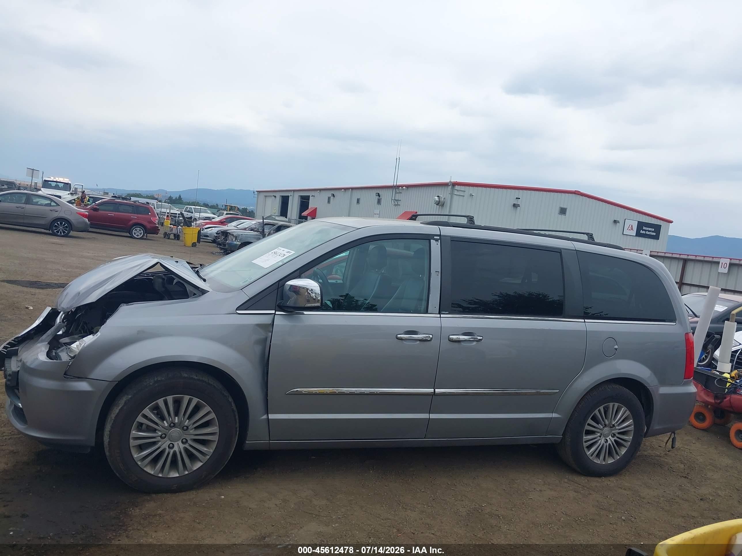 2014 Chrysler Town & Country Touring-l Silver vin: 2C4RC1CGXER307430