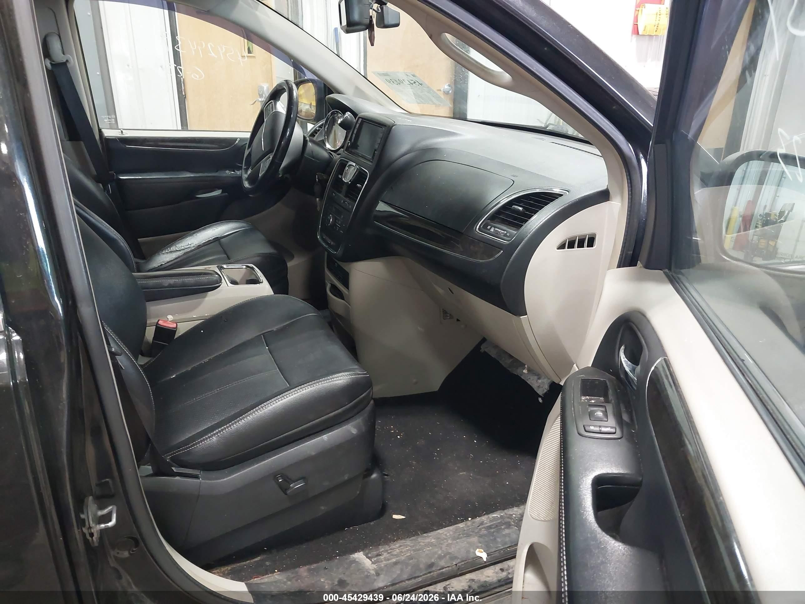 2015 Chrysler Town & Country Touring-l Black vin: 2C4RC1CGXFR547644