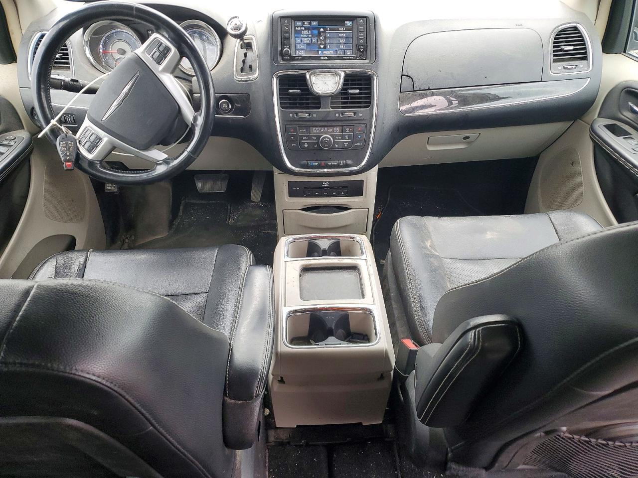 2015 Chrysler Town & Country Touring L Silver vin: 2C4RC1CGXFR627168