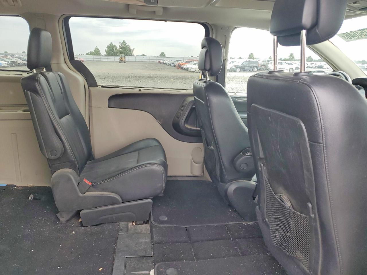 2015 Chrysler Town & Country Touring L Silver vin: 2C4RC1CGXFR627168