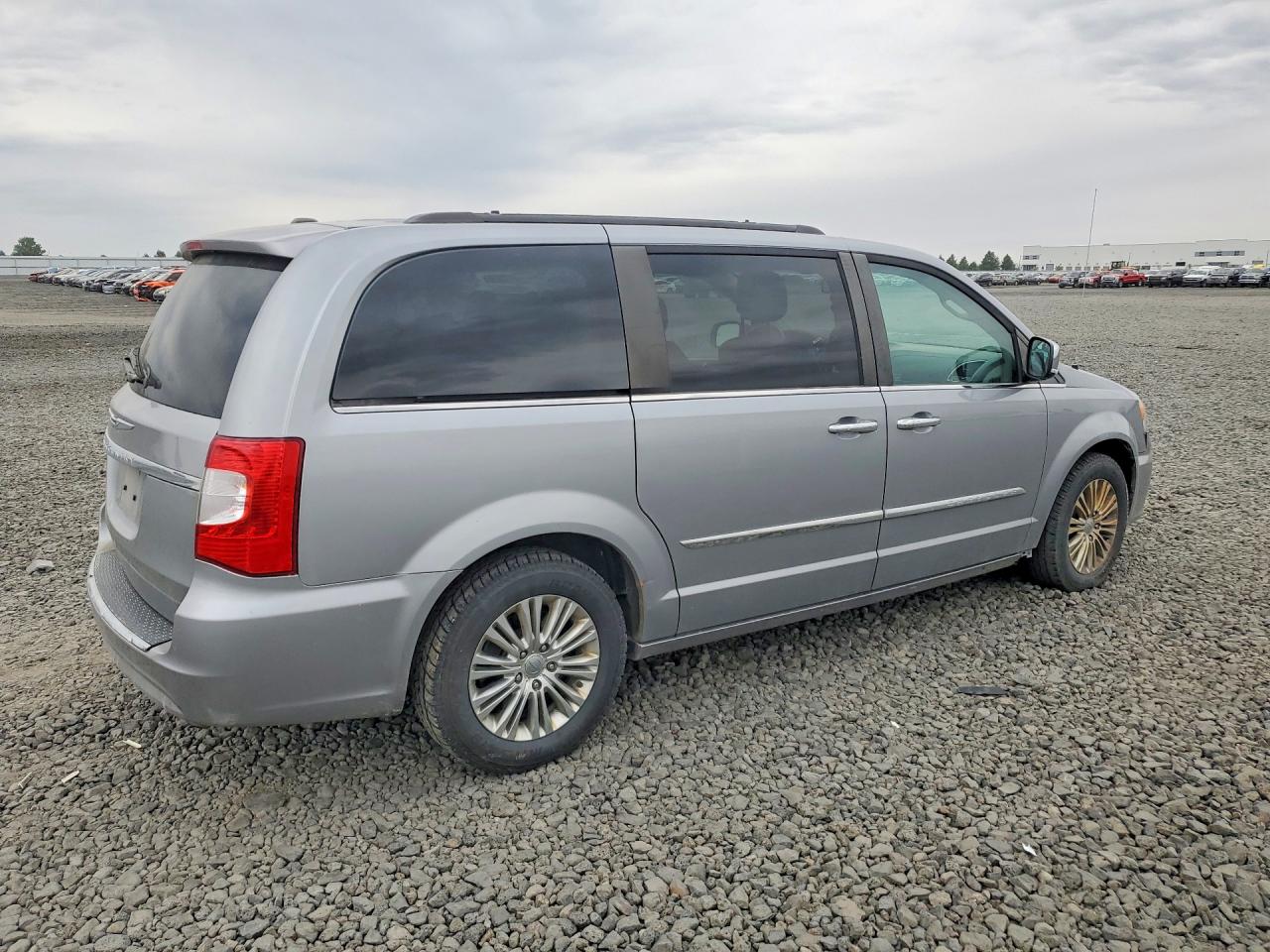 2015 Chrysler Town & Country Touring L Silver vin: 2C4RC1CGXFR627168