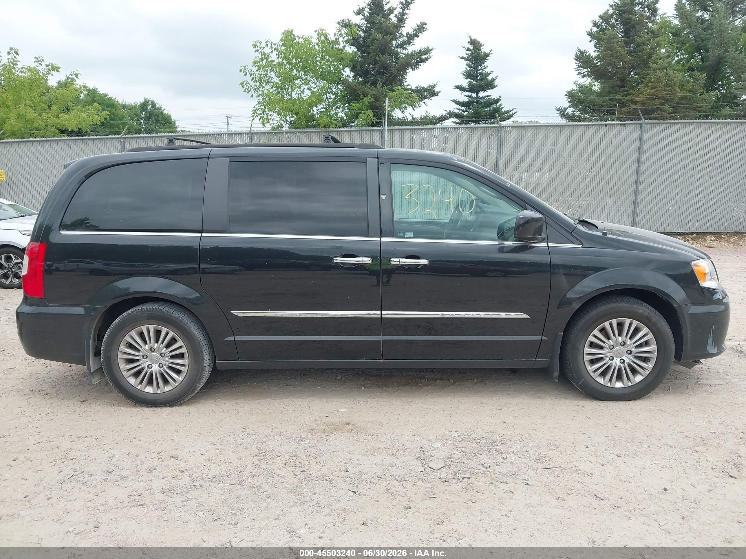 2015 Chrysler Town & Country Touring-l Black vin: 2C4RC1CGXFR705822
