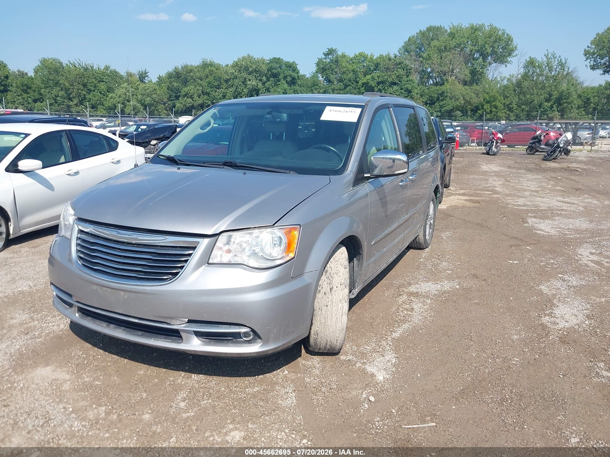 2015 Chrysler Town & Country Touring-l Серебряный vin: 2C4RC1CGXFR731286