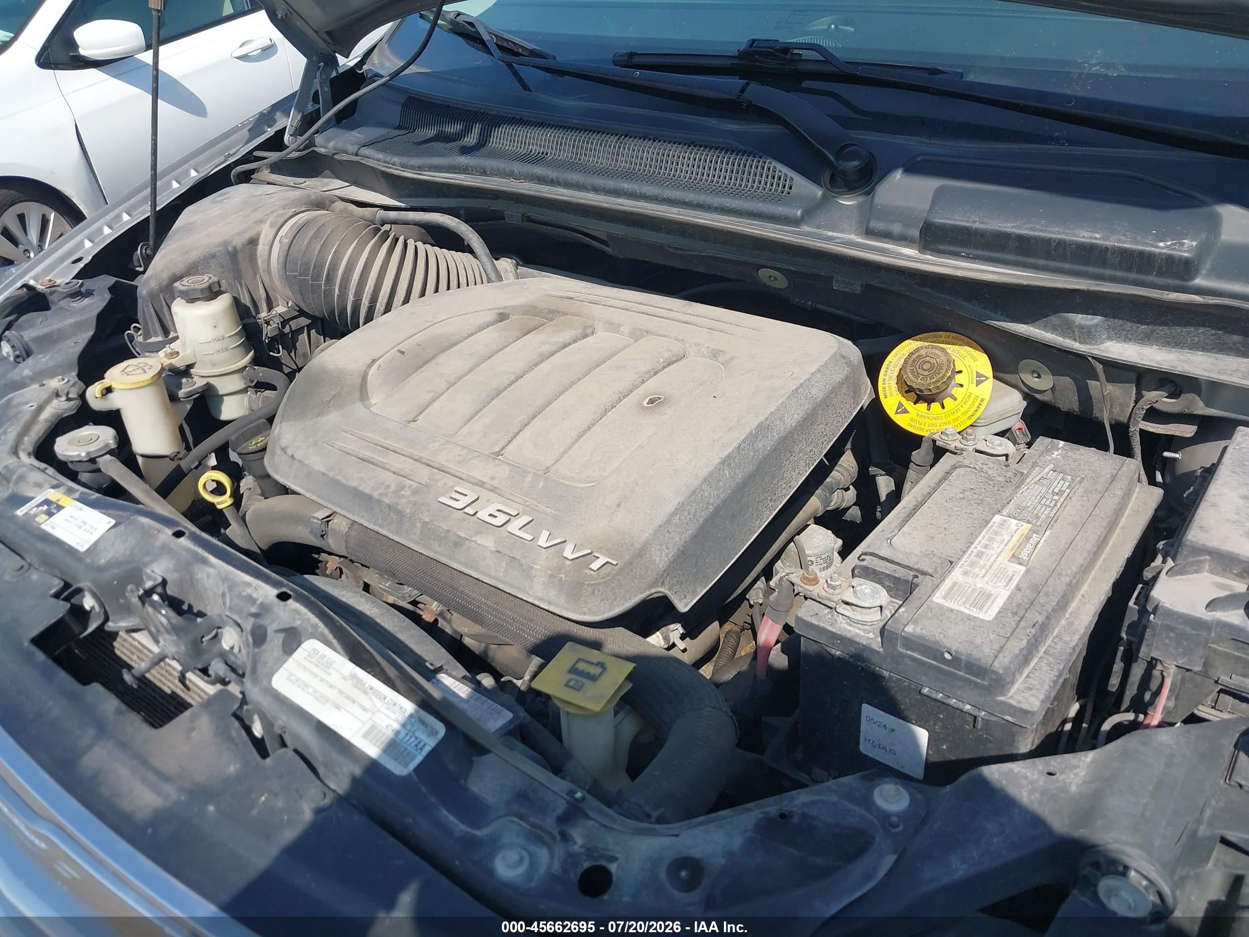 2015 Chrysler Town & Country Touring-l Серебряный vin: 2C4RC1CGXFR731286