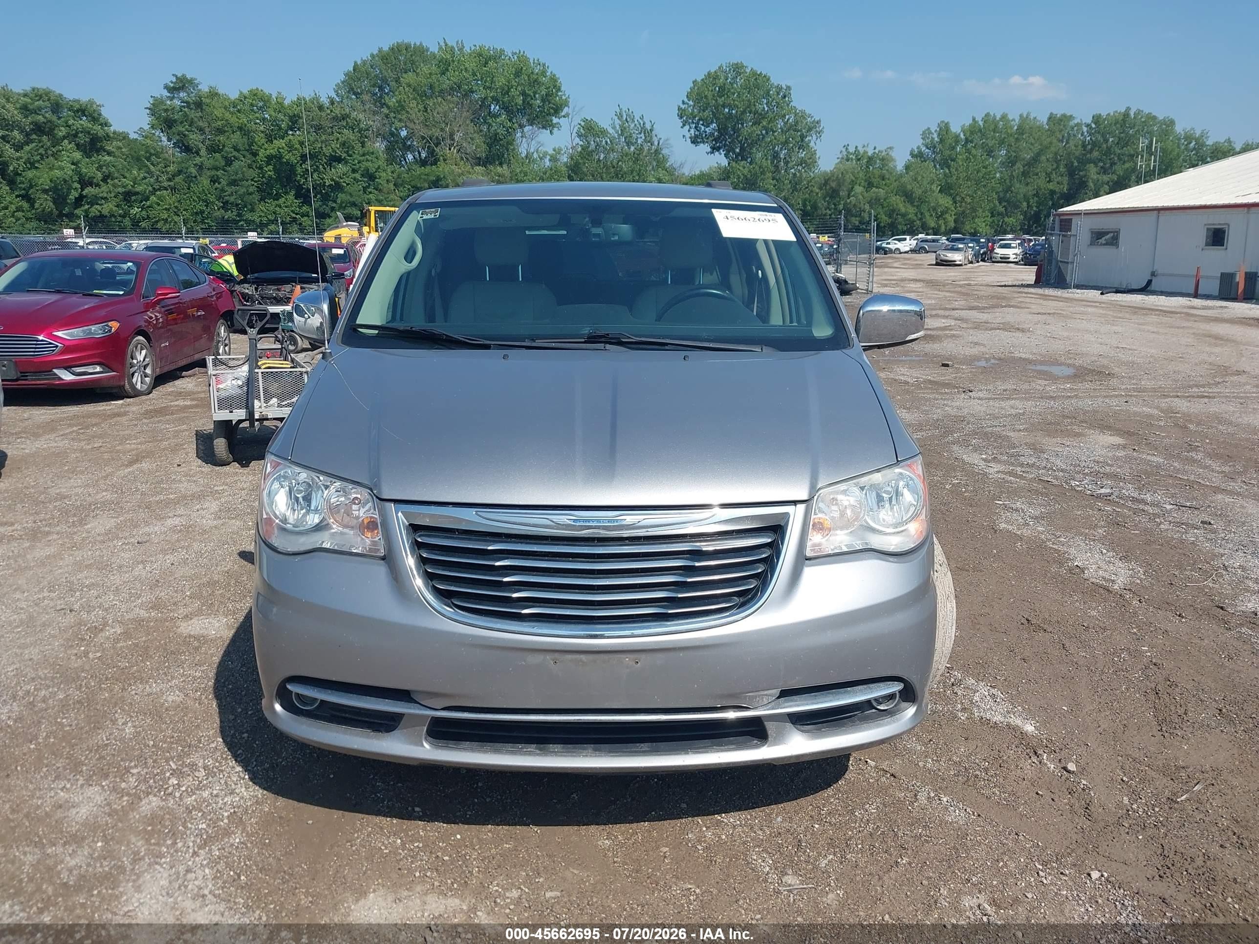 2015 Chrysler Town & Country Touring-l Серебряный vin: 2C4RC1CGXFR731286