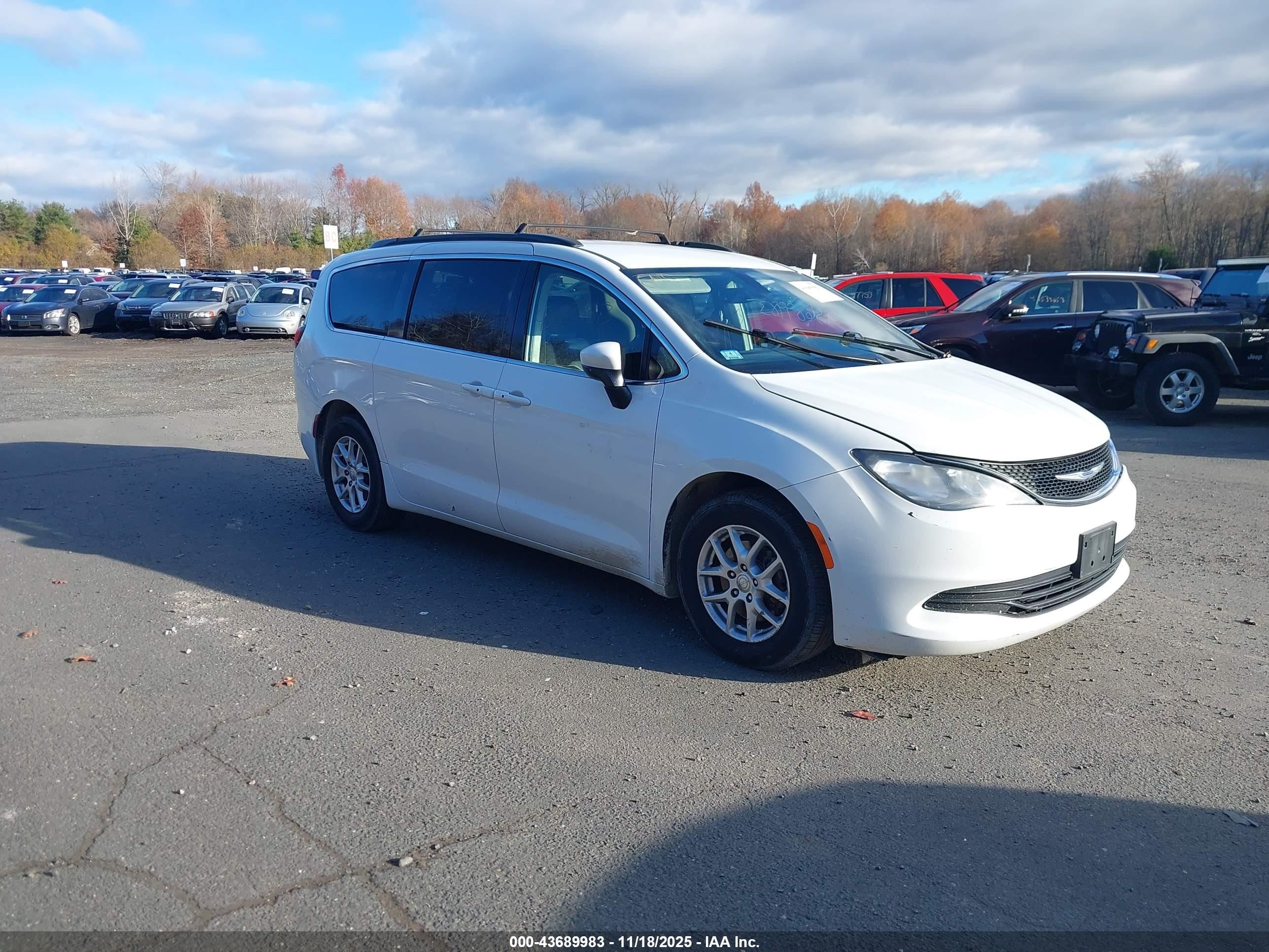 2020 Chrysler Voyager Lxi White vin: 2C4RC1DG0LR148591