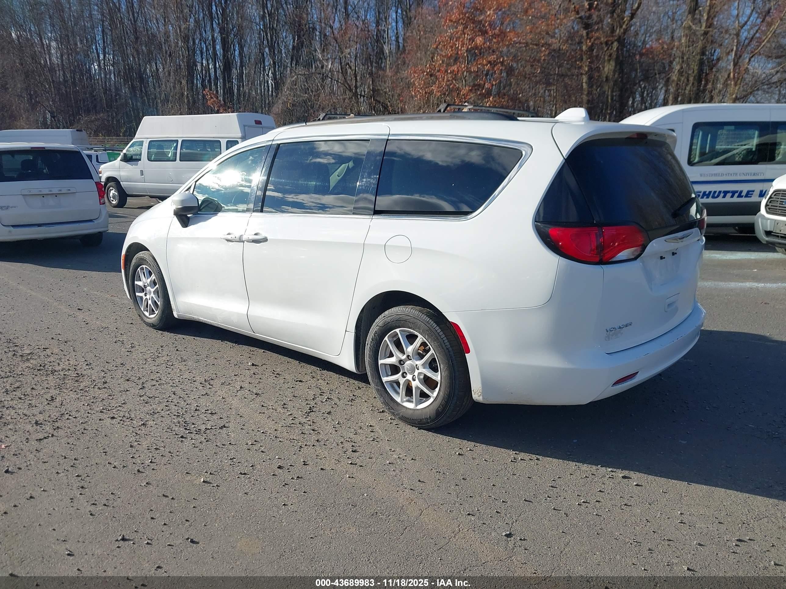 2020 Chrysler Voyager Lxi White vin: 2C4RC1DG0LR148591