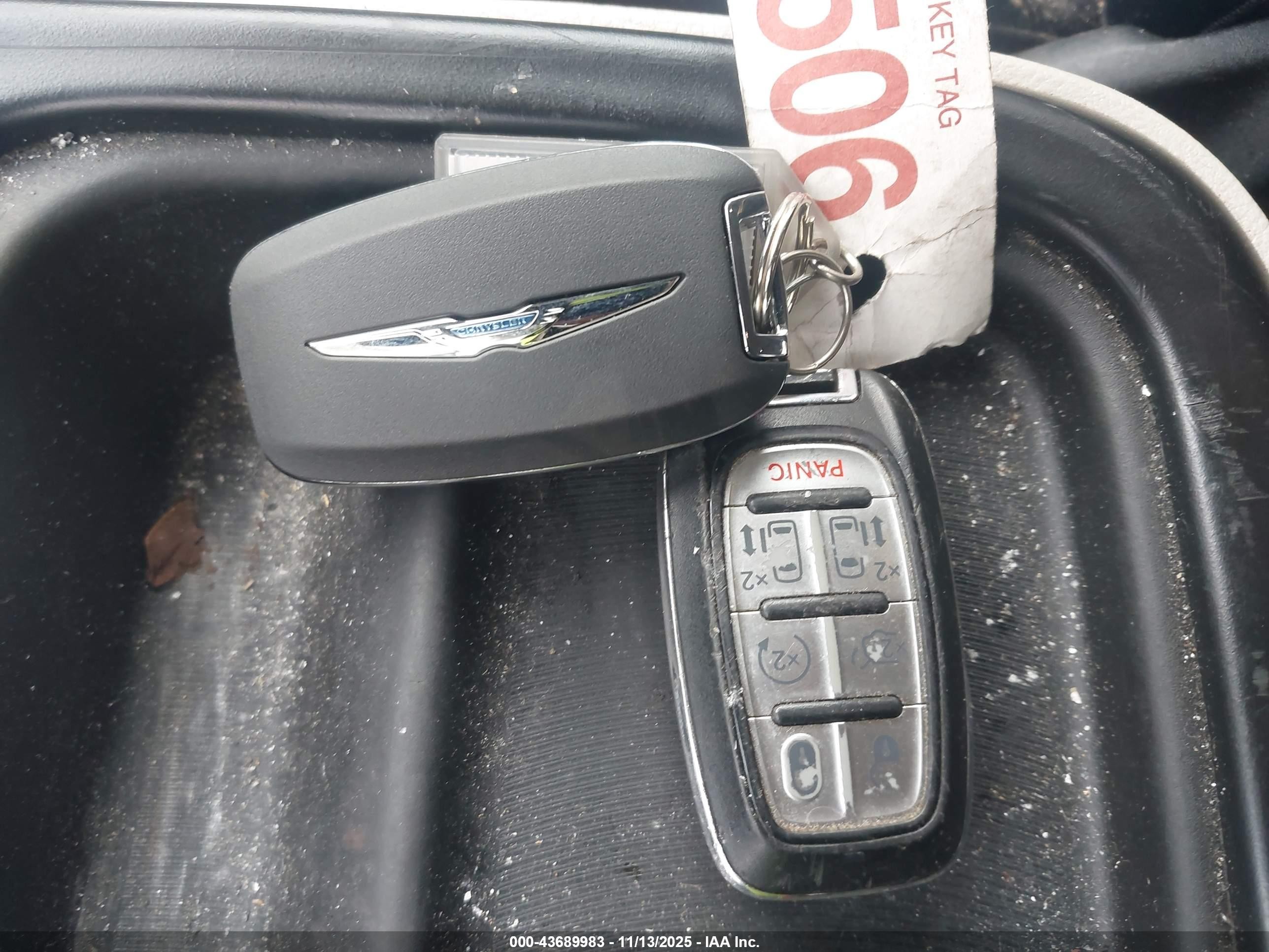 2020 Chrysler Voyager Lxi White vin: 2C4RC1DG0LR148591