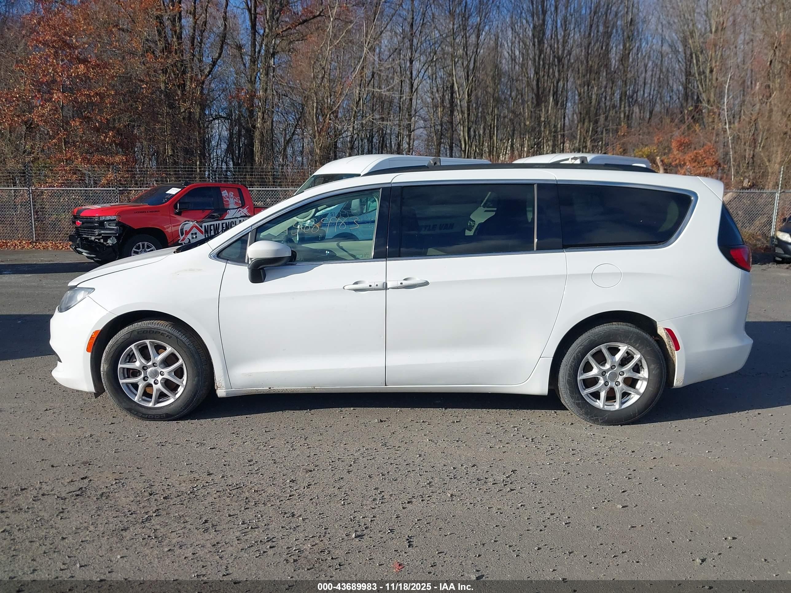 2020 Chrysler Voyager Lxi White vin: 2C4RC1DG0LR148591