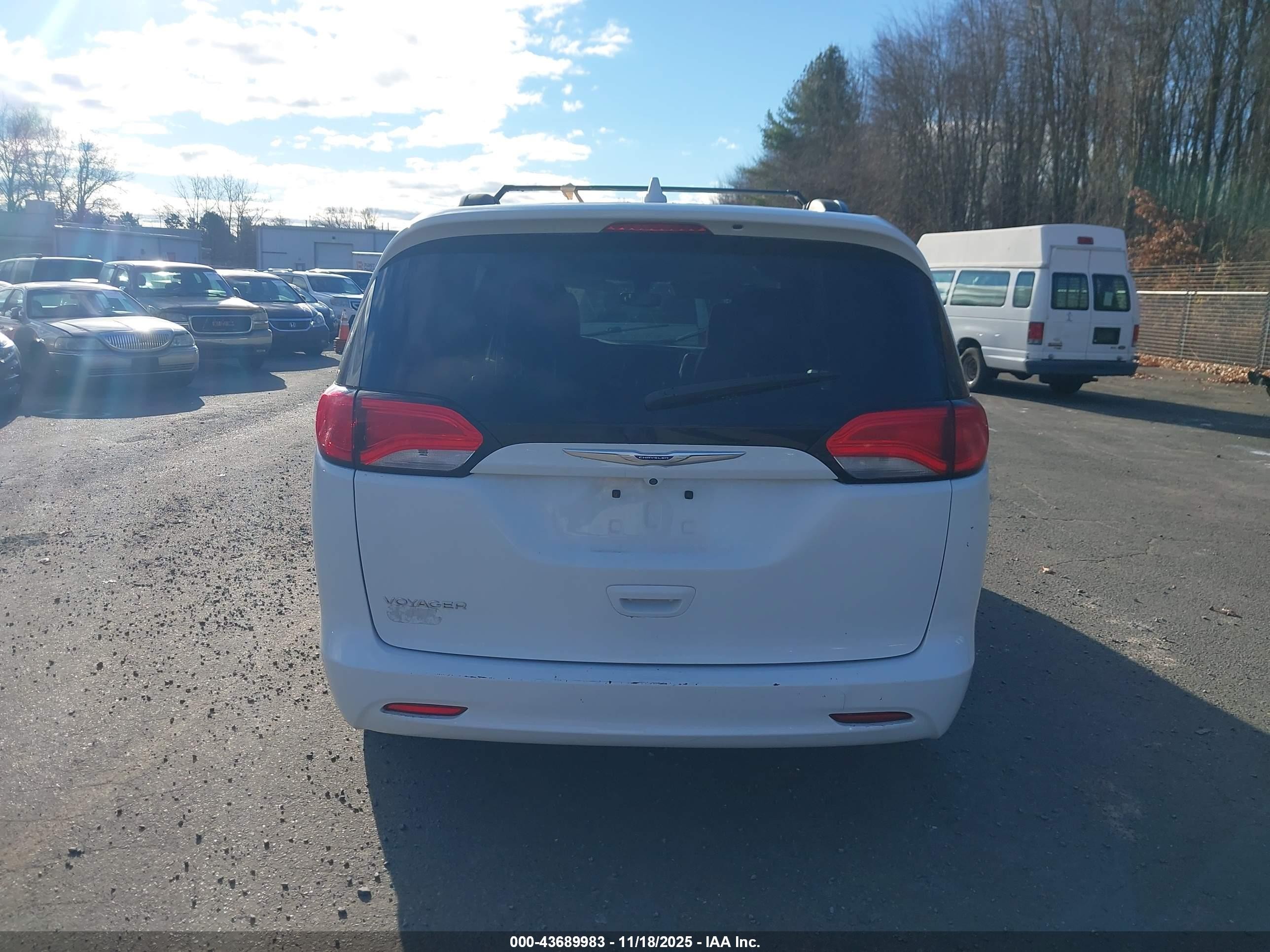 2020 Chrysler Voyager Lxi White vin: 2C4RC1DG0LR148591