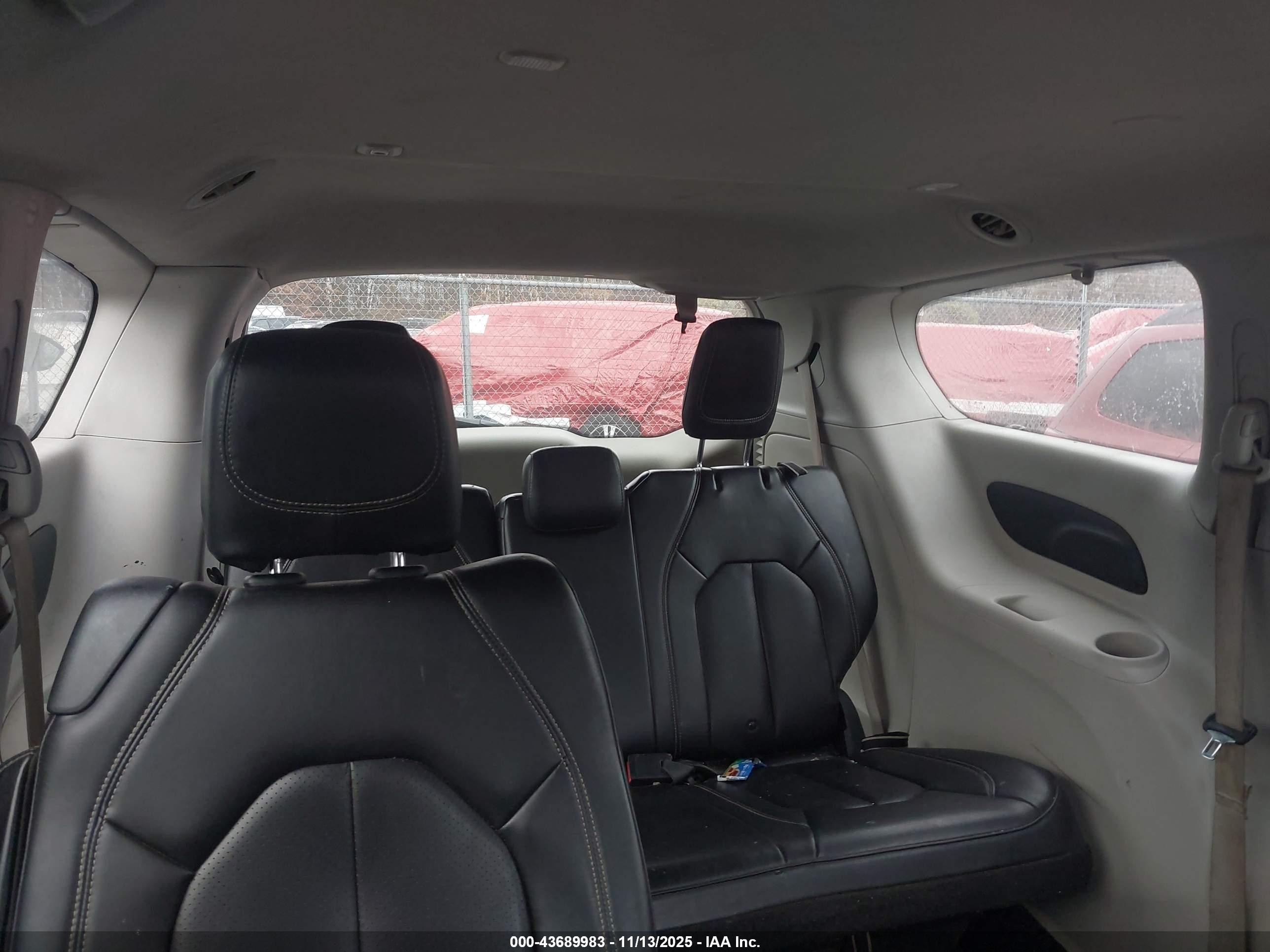 2020 Chrysler Voyager Lxi White vin: 2C4RC1DG0LR148591