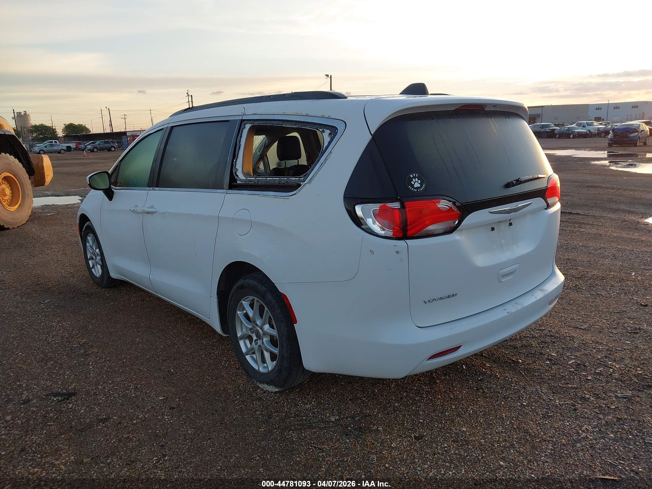 2021 Chrysler Voyager Lxi White vin: 2C4RC1DG1MR533014