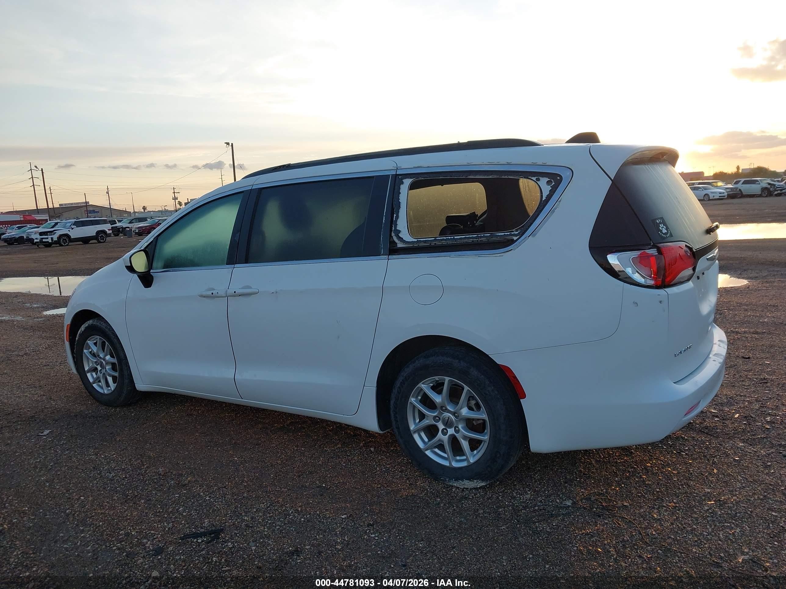 2021 Chrysler Voyager Lxi White vin: 2C4RC1DG1MR533014