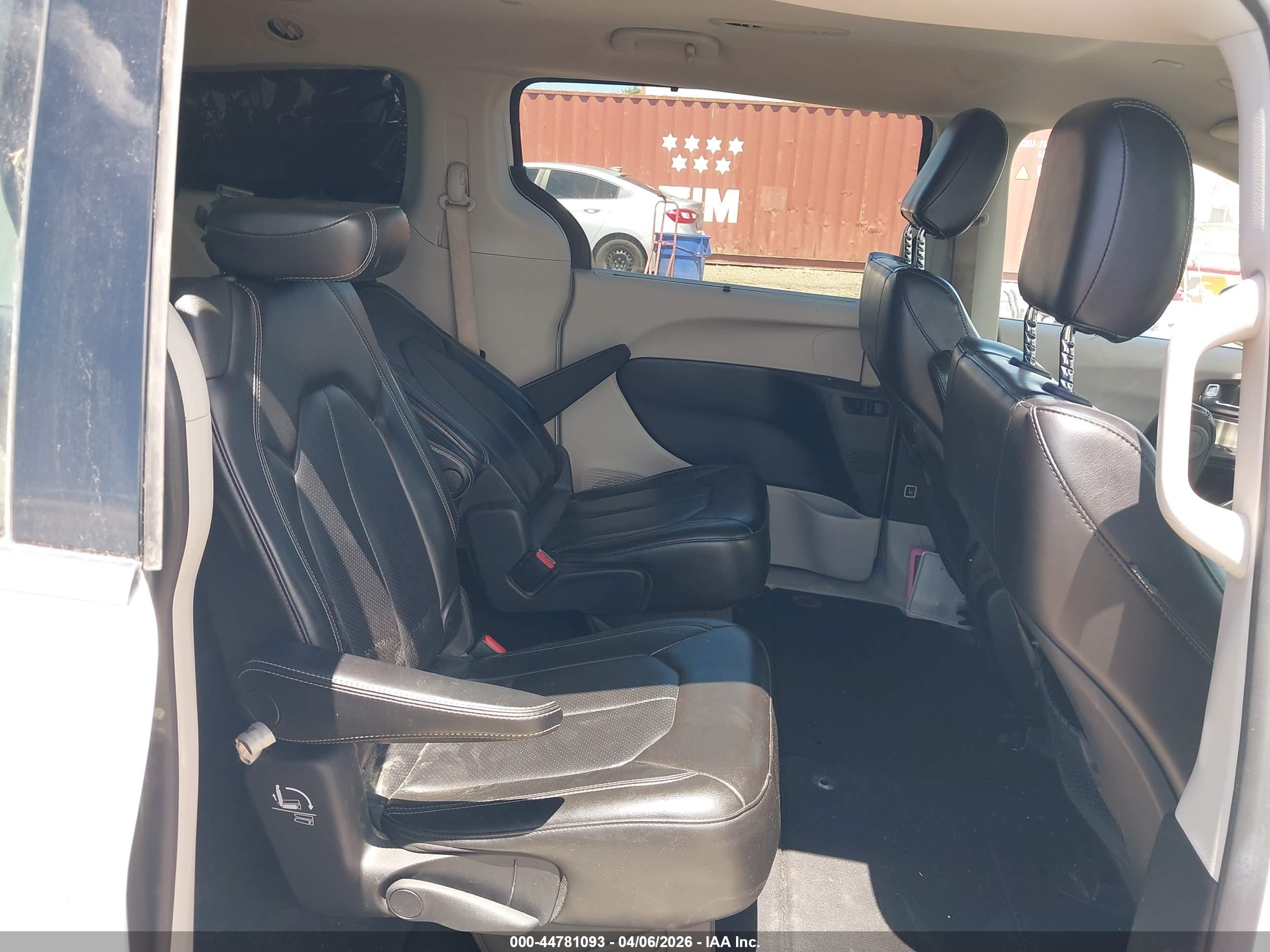 2021 Chrysler Voyager Lxi White vin: 2C4RC1DG1MR533014