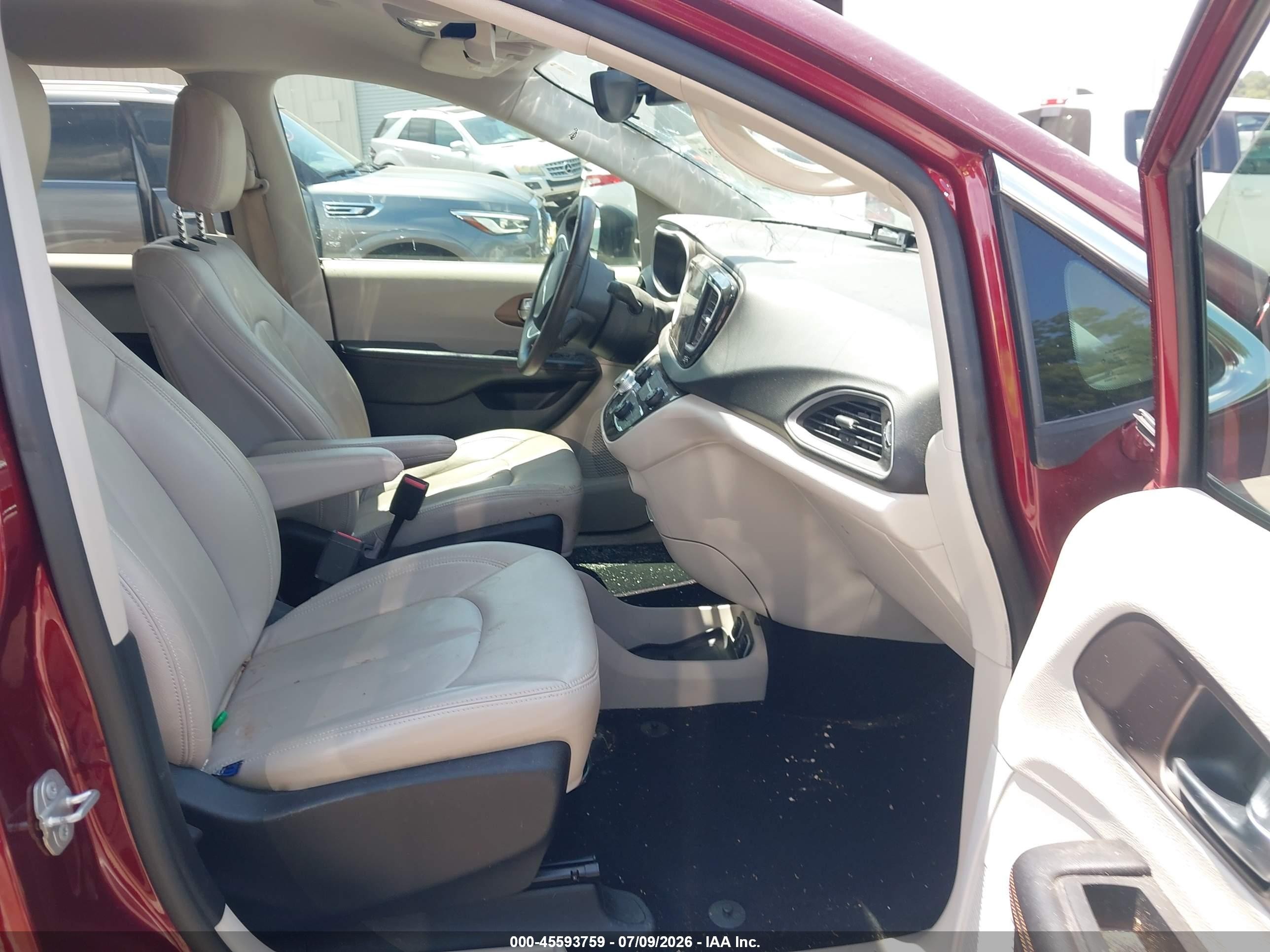 2017 Chrysler Pacifica Touring Red vin: 2C4RC1DG3HR508962
