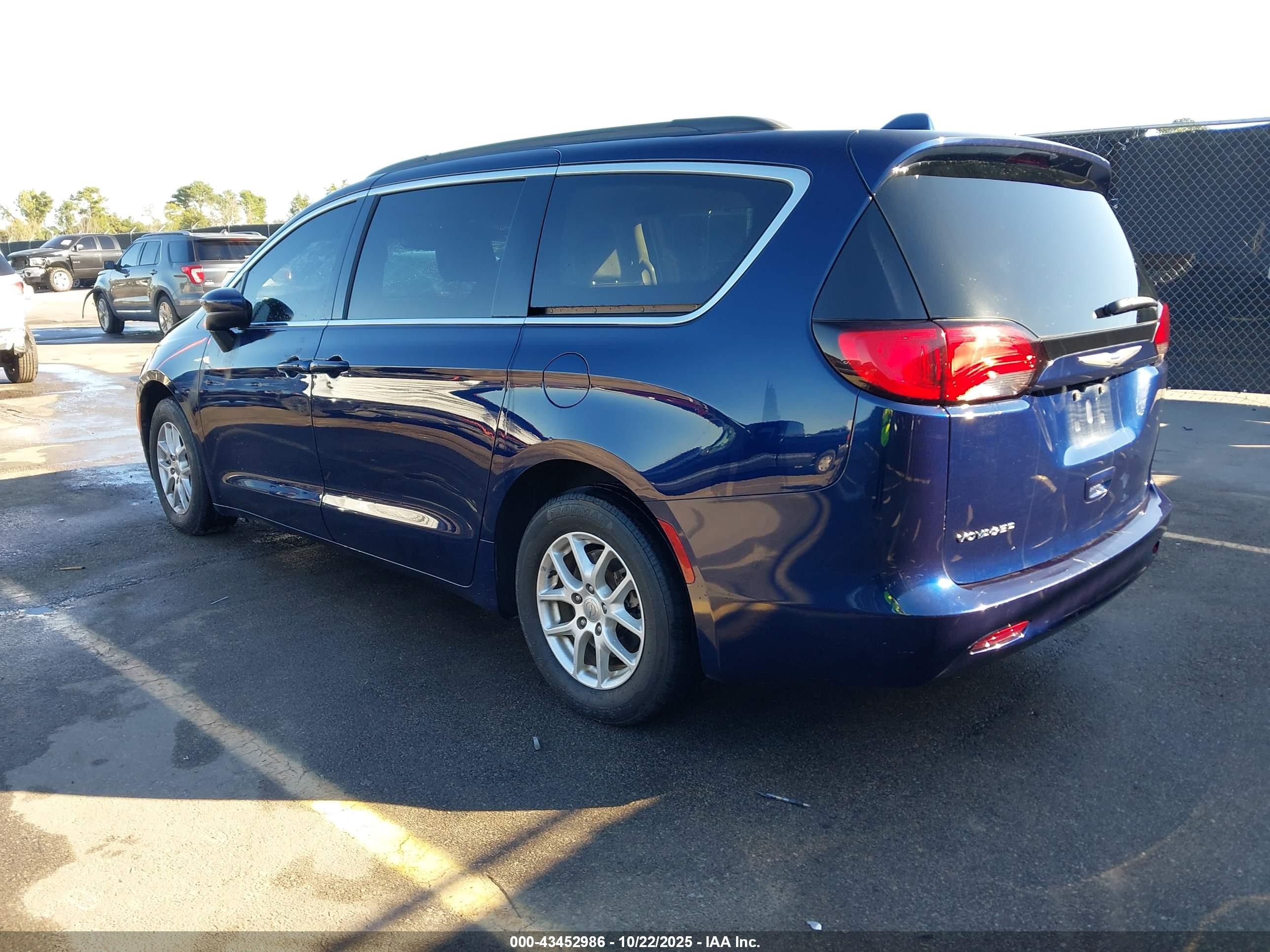 2020 Chrysler Voyager Lxi Navy vin: 2C4RC1DG4LR184316