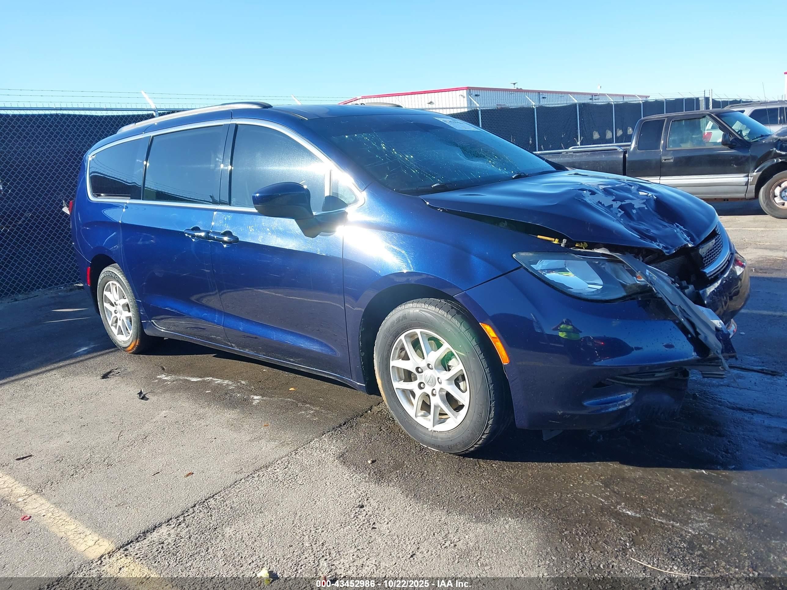 2020 Chrysler Voyager Lxi Navy vin: 2C4RC1DG4LR184316