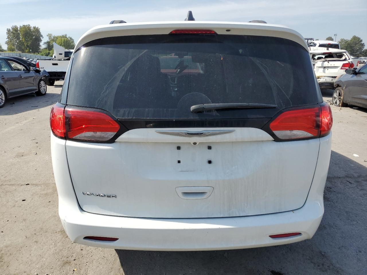 2021 Chrysler Voyager Lxi White vin: 2C4RC1DG4MR506647