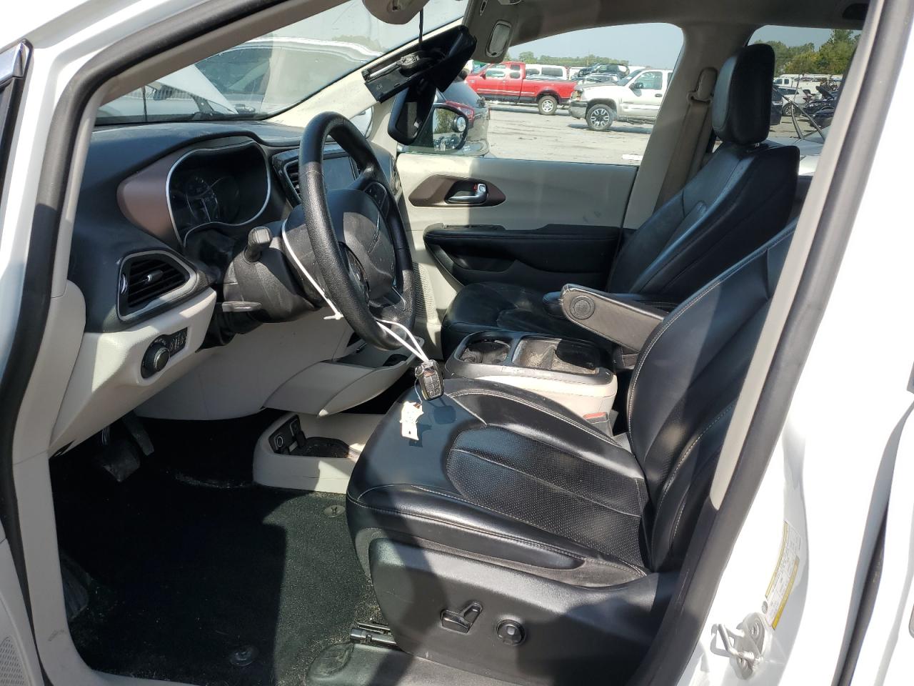 2021 Chrysler Voyager Lxi White vin: 2C4RC1DG4MR506647