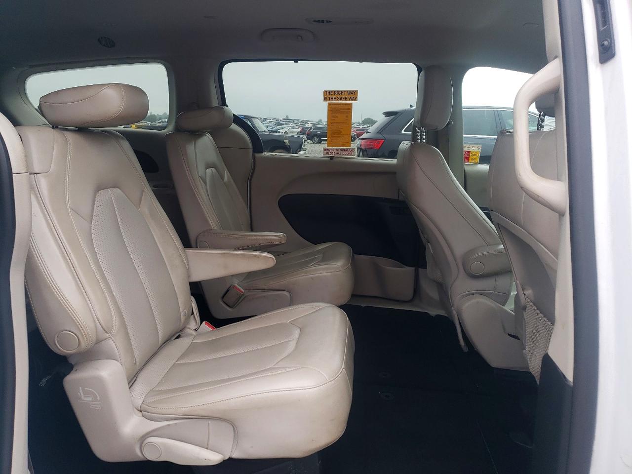 2021 Chrysler Voyager Lxi White vin: 2C4RC1DG4MR549739
