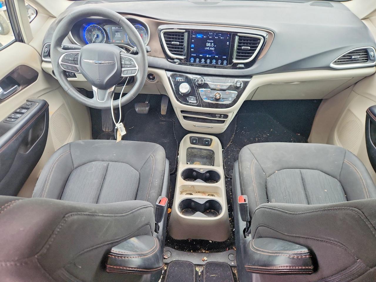 2017 Chrysler Pacifica Touring Burgundy vin: 2C4RC1DG6HR614645