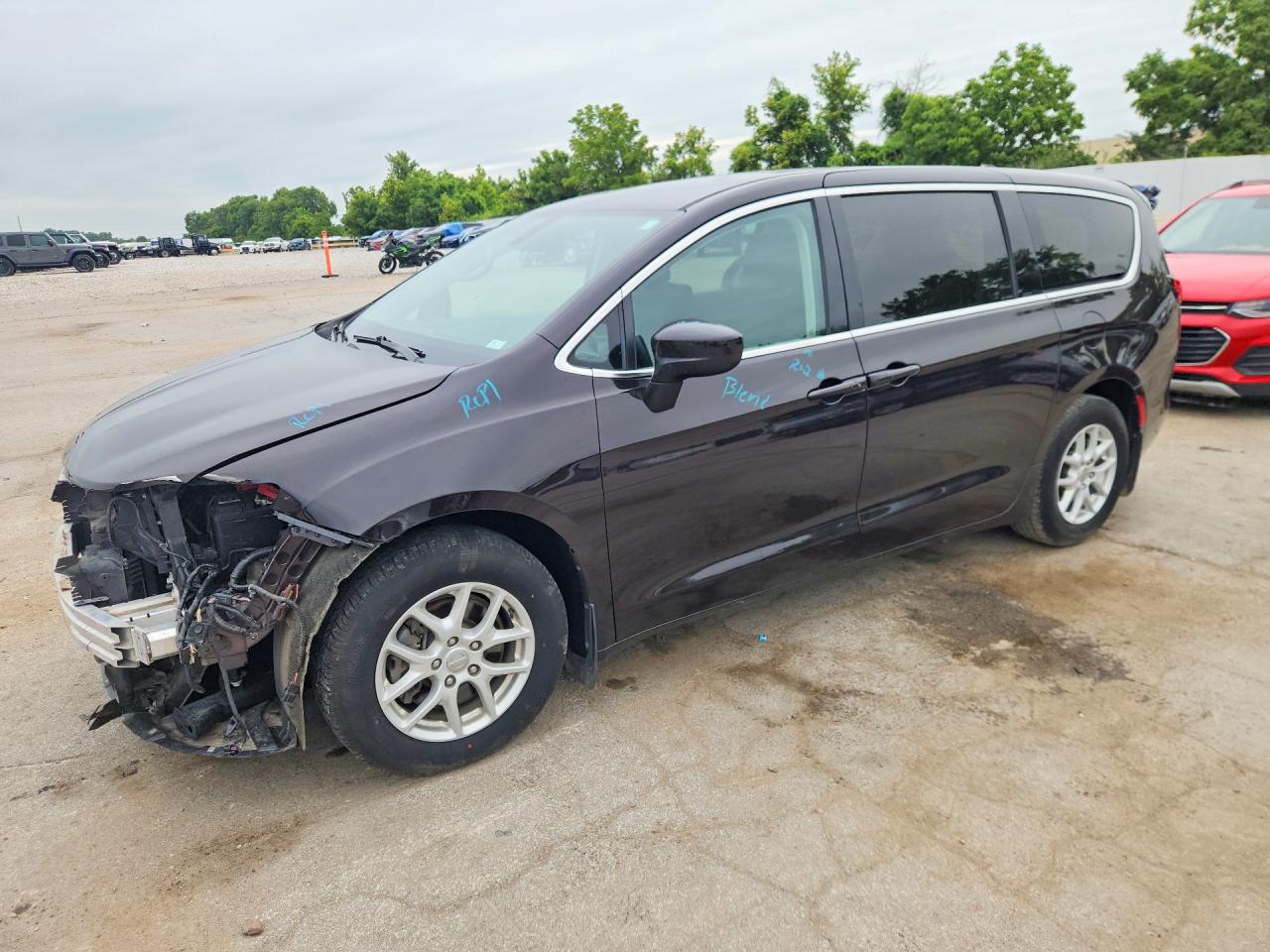 2017 Chrysler Pacifica Touring Burgundy vin: 2C4RC1DG6HR614645