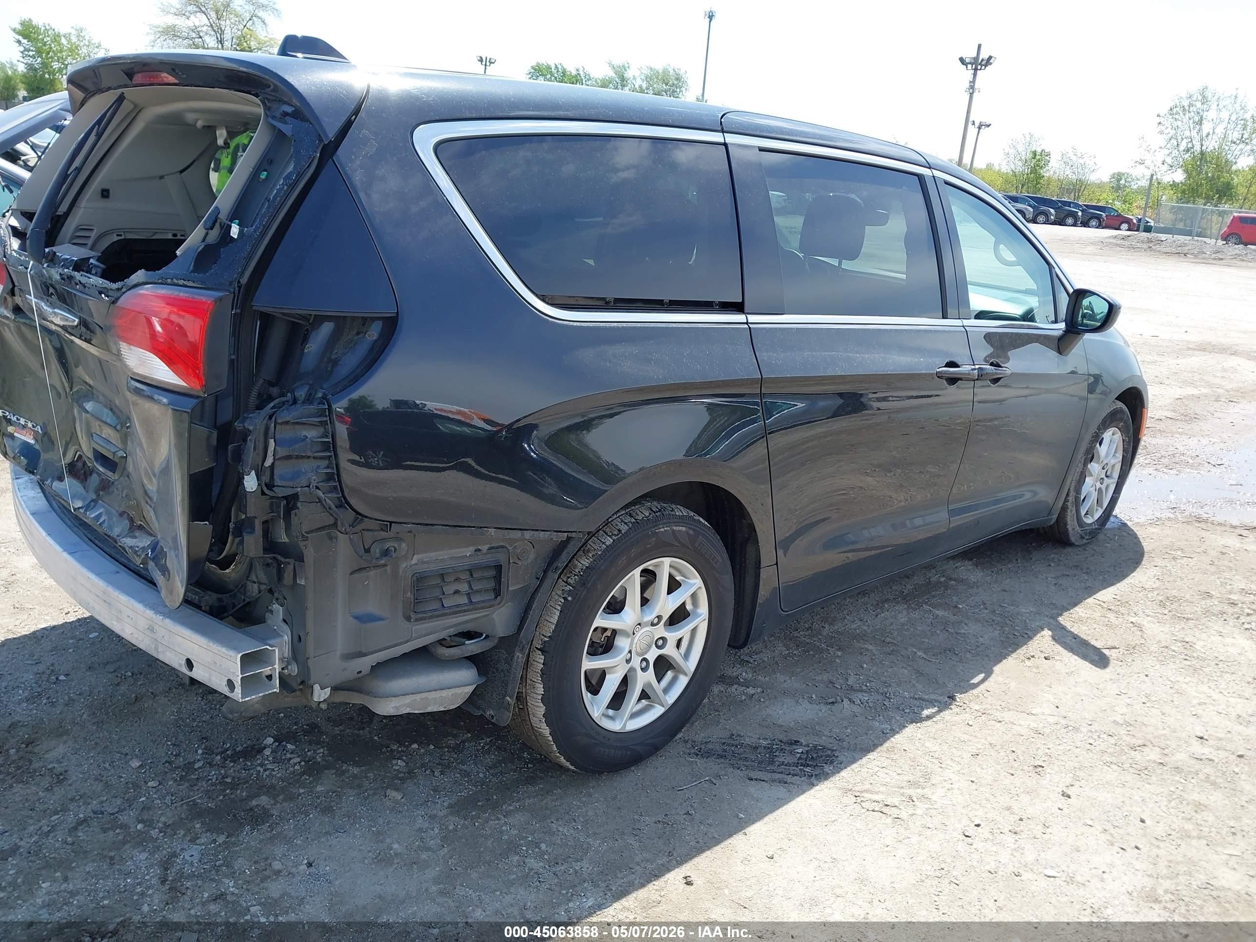 2017 Chrysler Pacifica Touring Black vin: 2C4RC1DG7HR516949