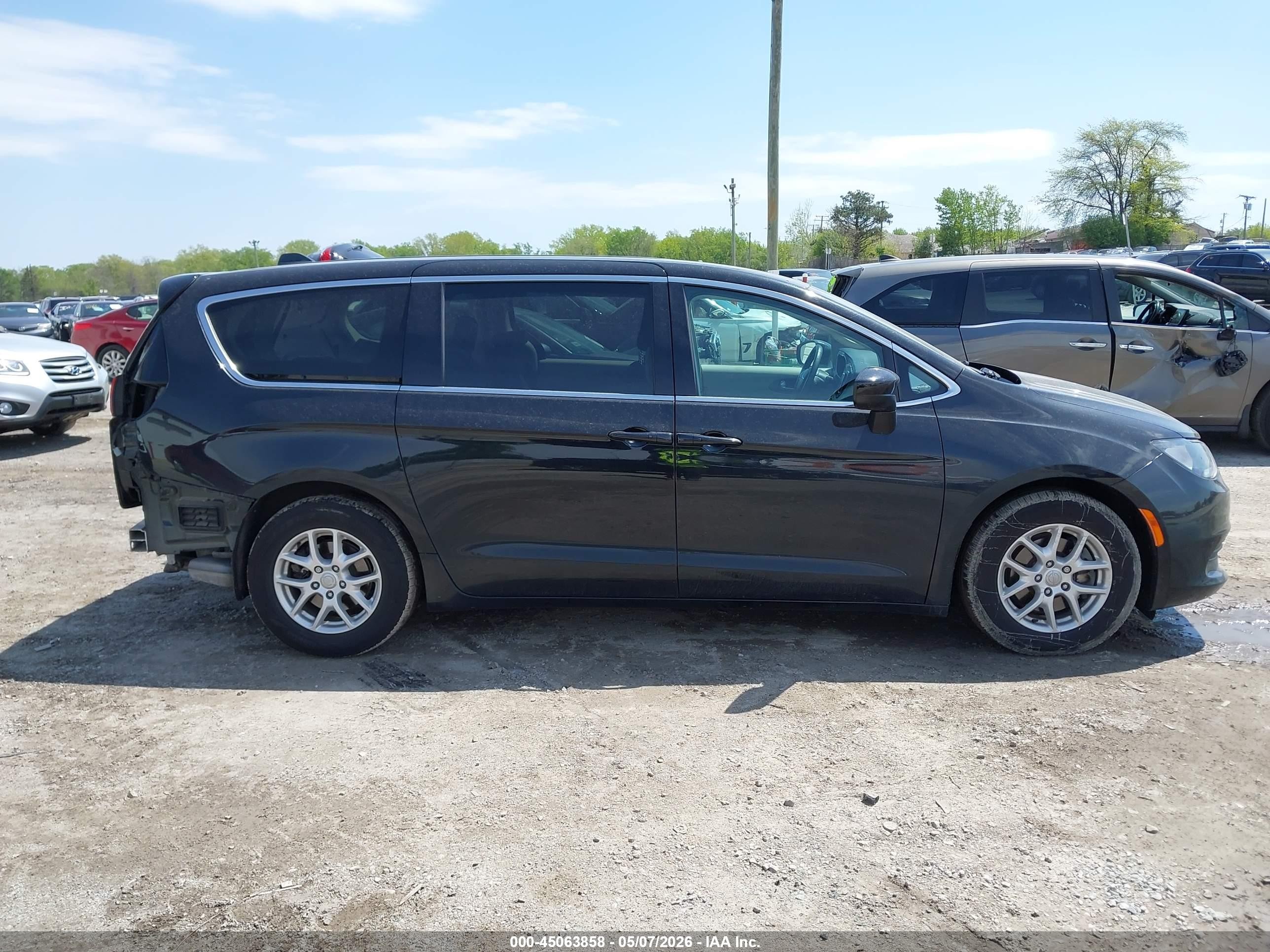 2017 Chrysler Pacifica Touring Black vin: 2C4RC1DG7HR516949