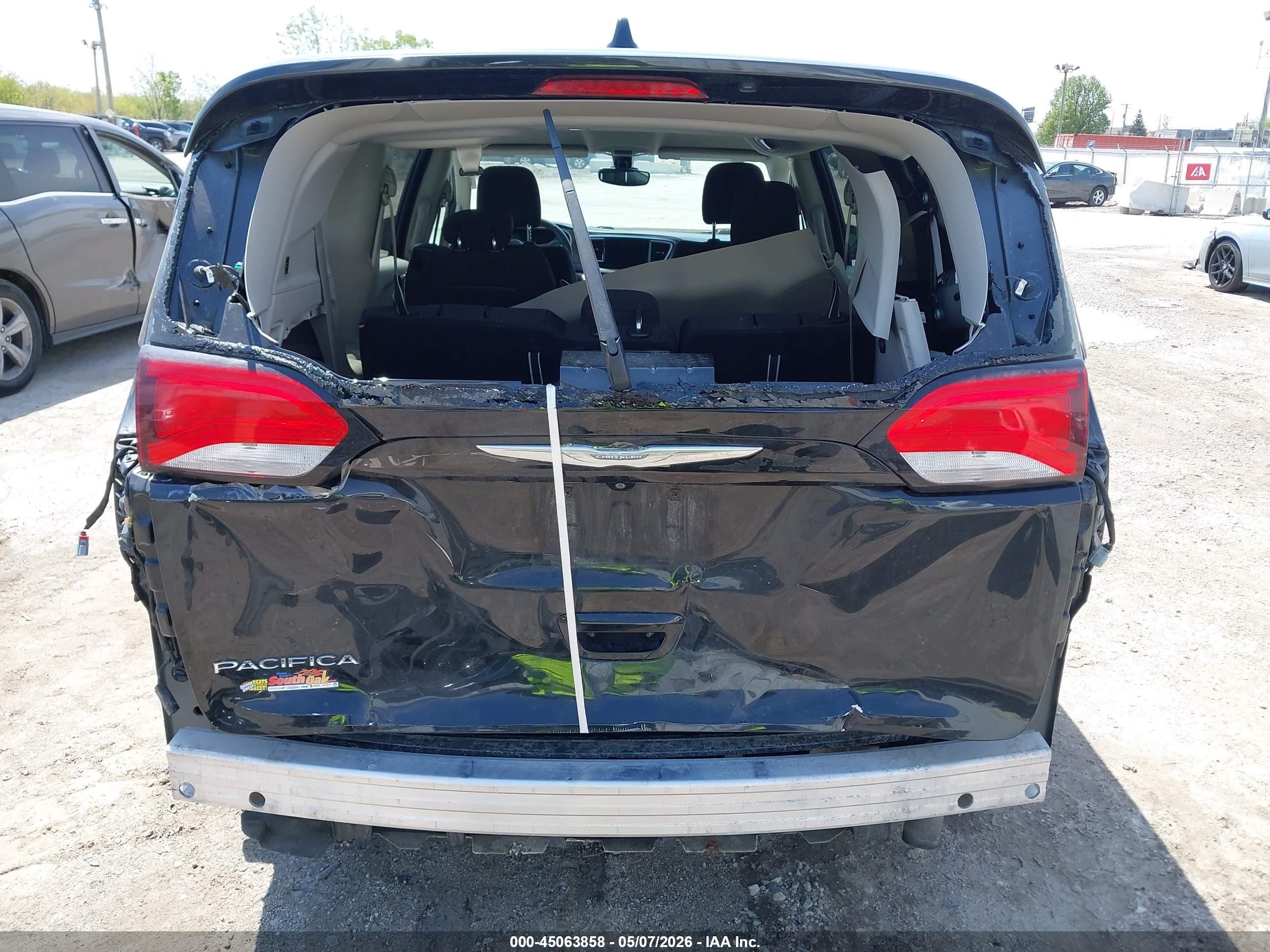 2017 Chrysler Pacifica Touring Black vin: 2C4RC1DG7HR516949