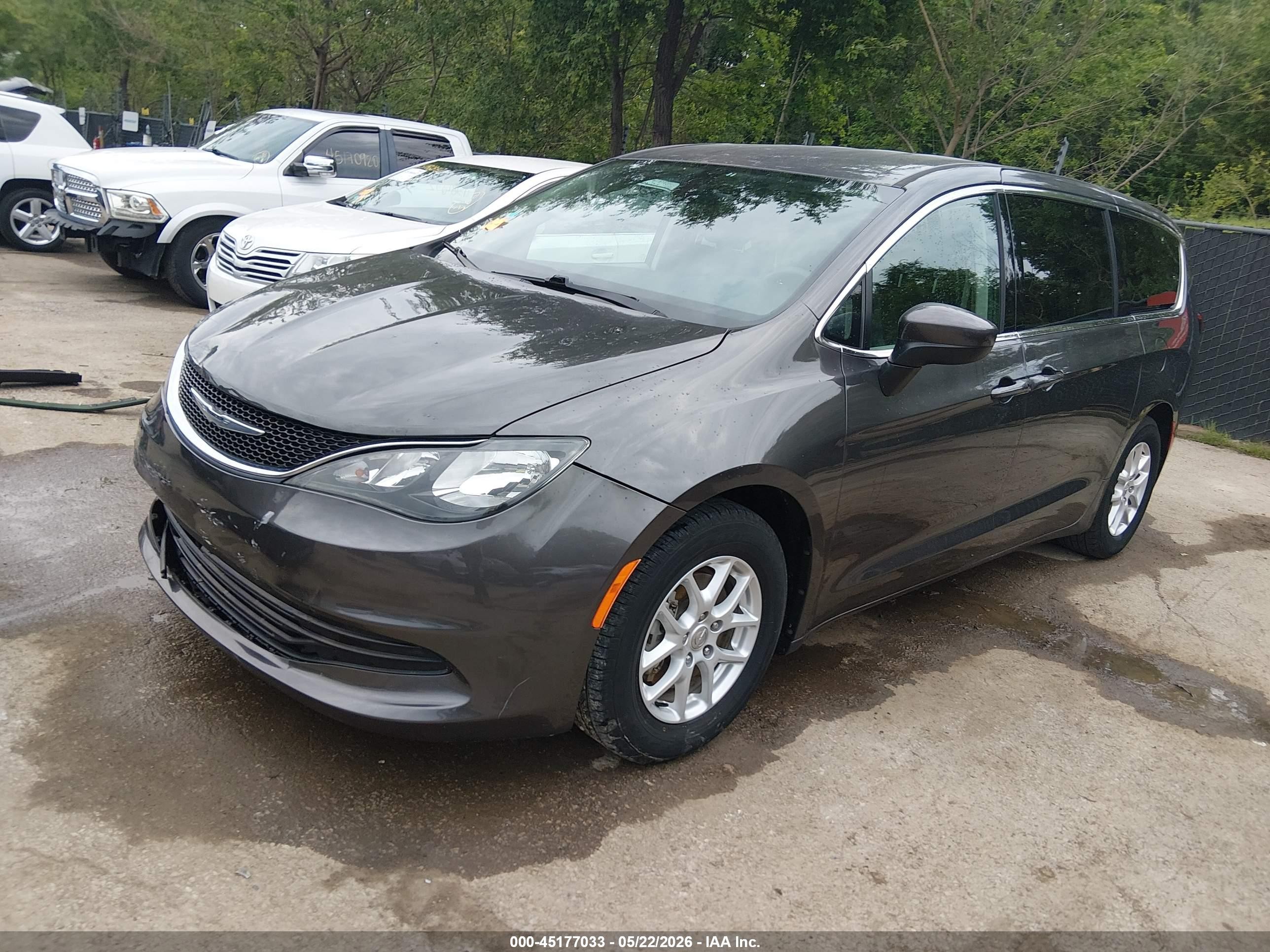 2017 Chrysler Pacifica Touring Gray vin: 2C4RC1DG8HR517589