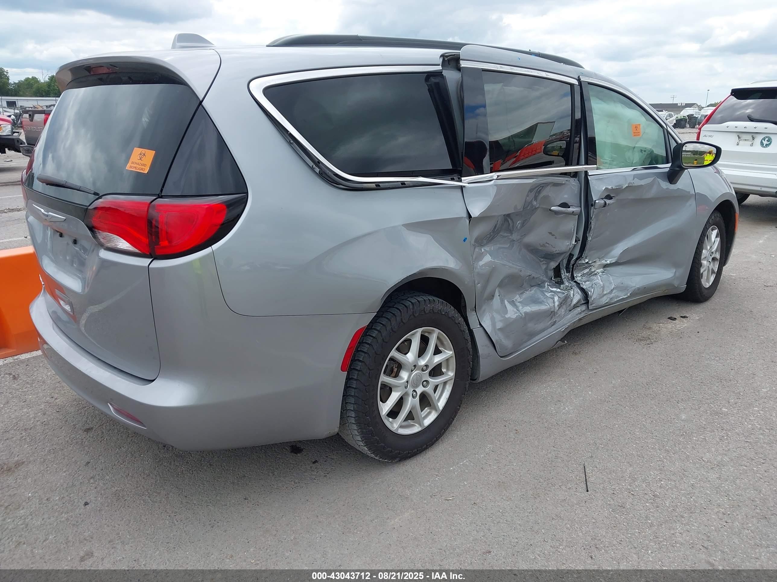 2020 Chrysler Voyager Lxi Gray vin: 2C4RC1DG9LR260628
