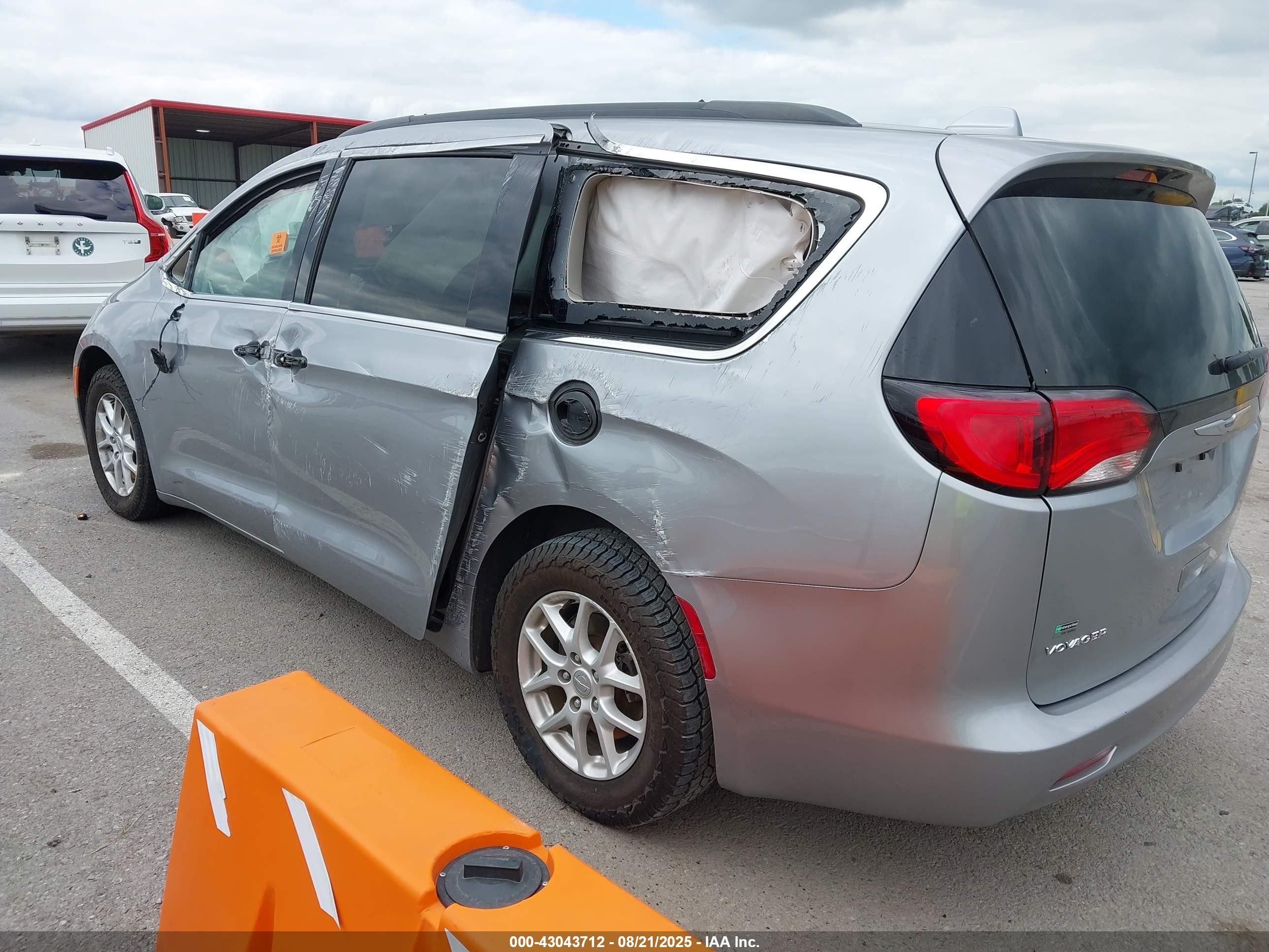2020 Chrysler Voyager Lxi Gray vin: 2C4RC1DG9LR260628