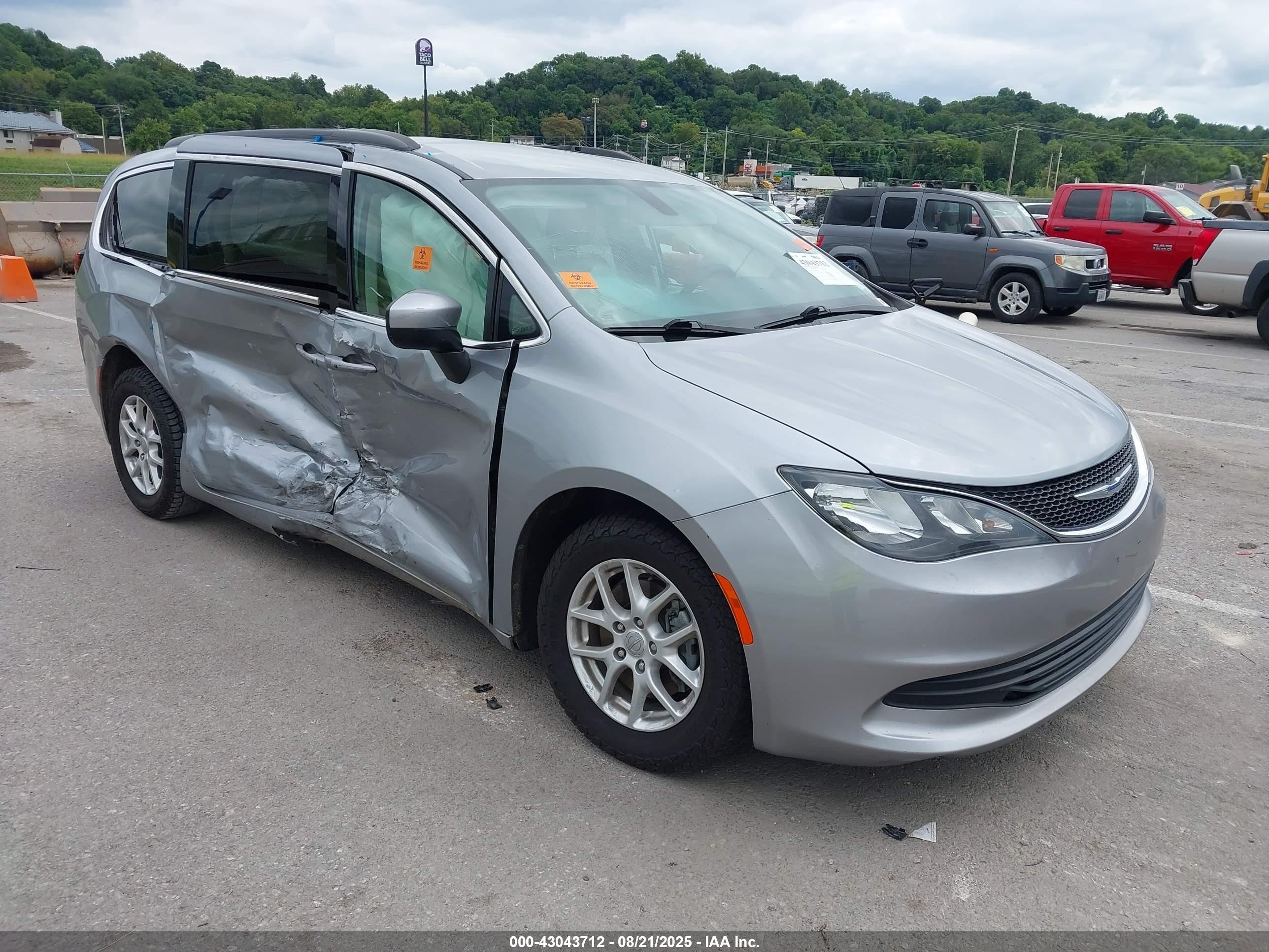 2020 Chrysler Voyager Lxi Gray vin: 2C4RC1DG9LR260628