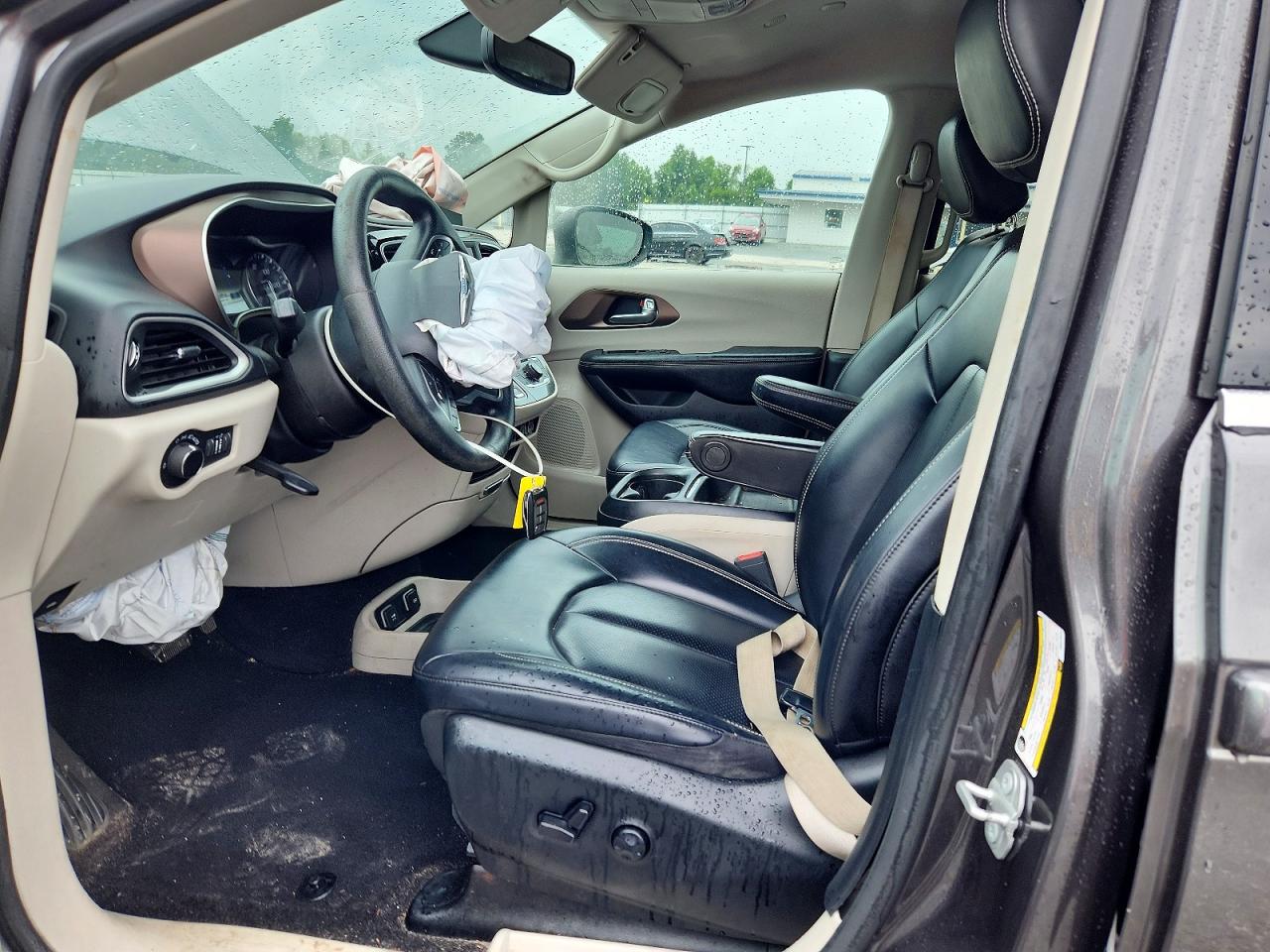 2021 Chrysler Voyager Lxi Charcoal vin: 2C4RC1DG9MR526022