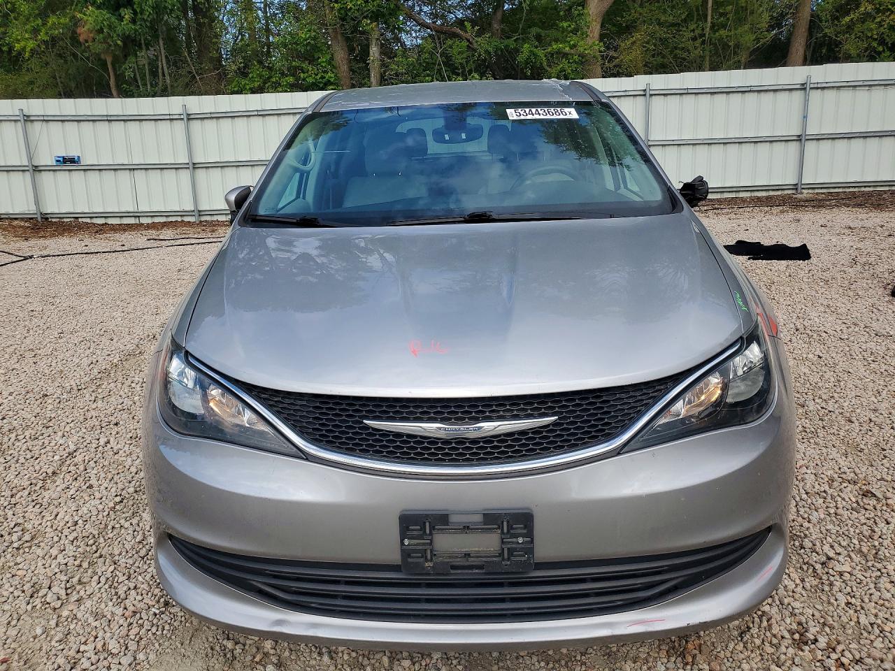 2017 Chrysler Pacifica Touring Silver vin: 2C4RC1DGXHR522907