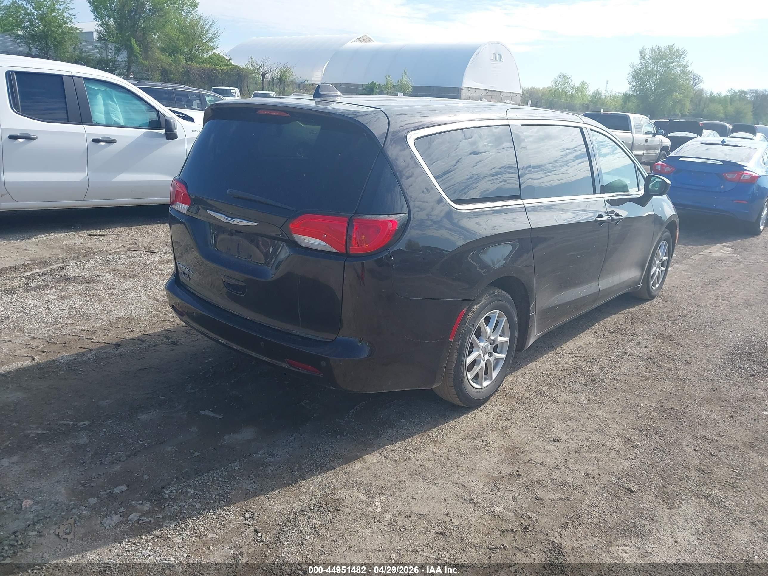 2018 Chrysler Pacifica Touring Dark Brown vin: 2C4RC1DGXJR173916