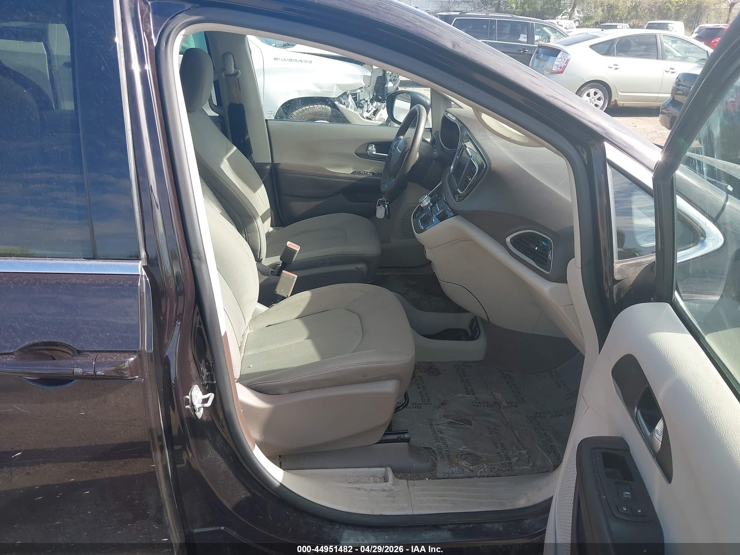 2018 Chrysler Pacifica Touring Dark Brown vin: 2C4RC1DGXJR173916