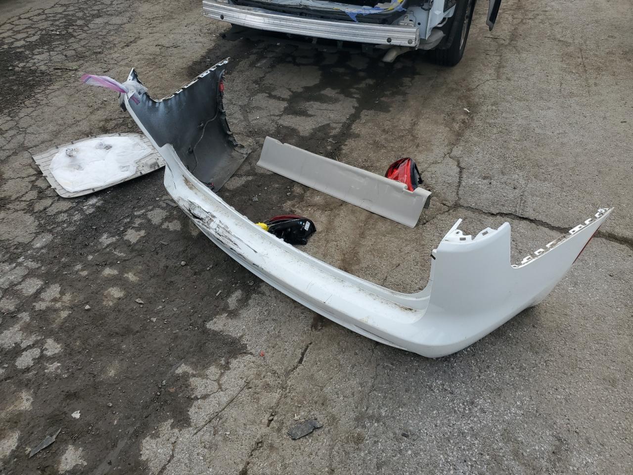 2020 Chrysler Voyager Lxi White vin: 2C4RC1DGXLR144435
