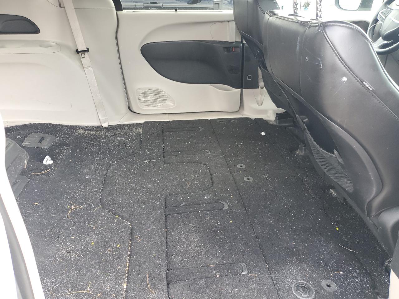 2020 Chrysler Voyager Lxi White vin: 2C4RC1DGXLR144435