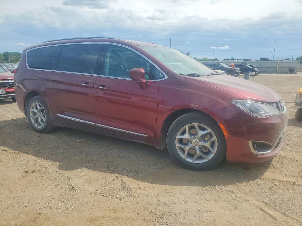 2017 Chrysler Pacifica Touring L Plus Maroon vin: 2C4RC1EG1HR584582