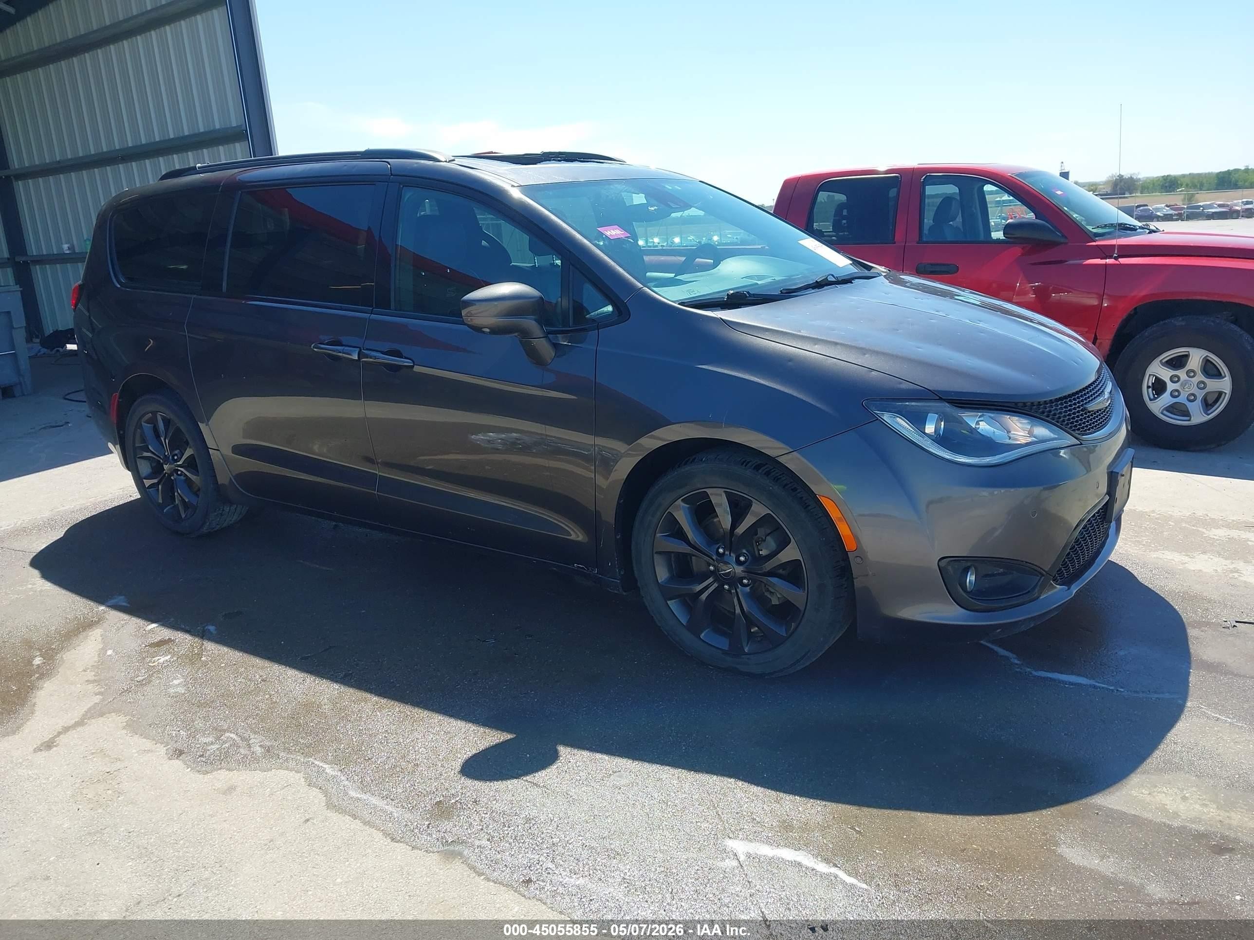 2C4RC1EG1JR158820