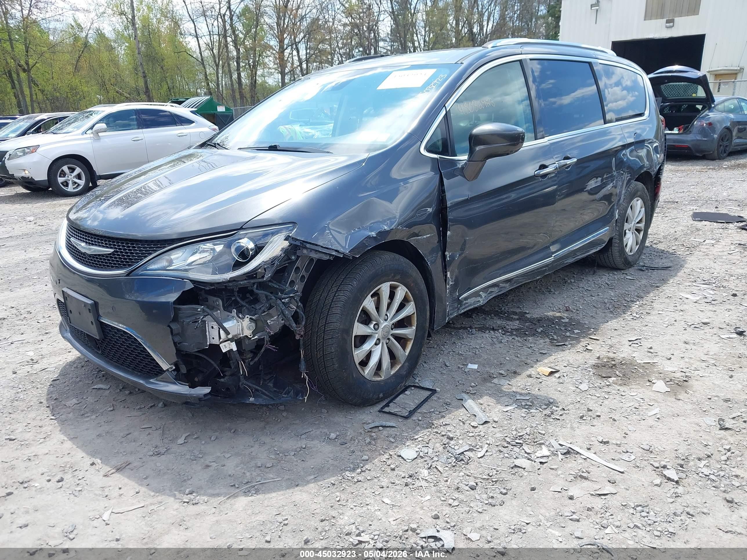 2018 Chrysler Pacifica Touring L Plus Черный vin: 2C4RC1EG1JR351095