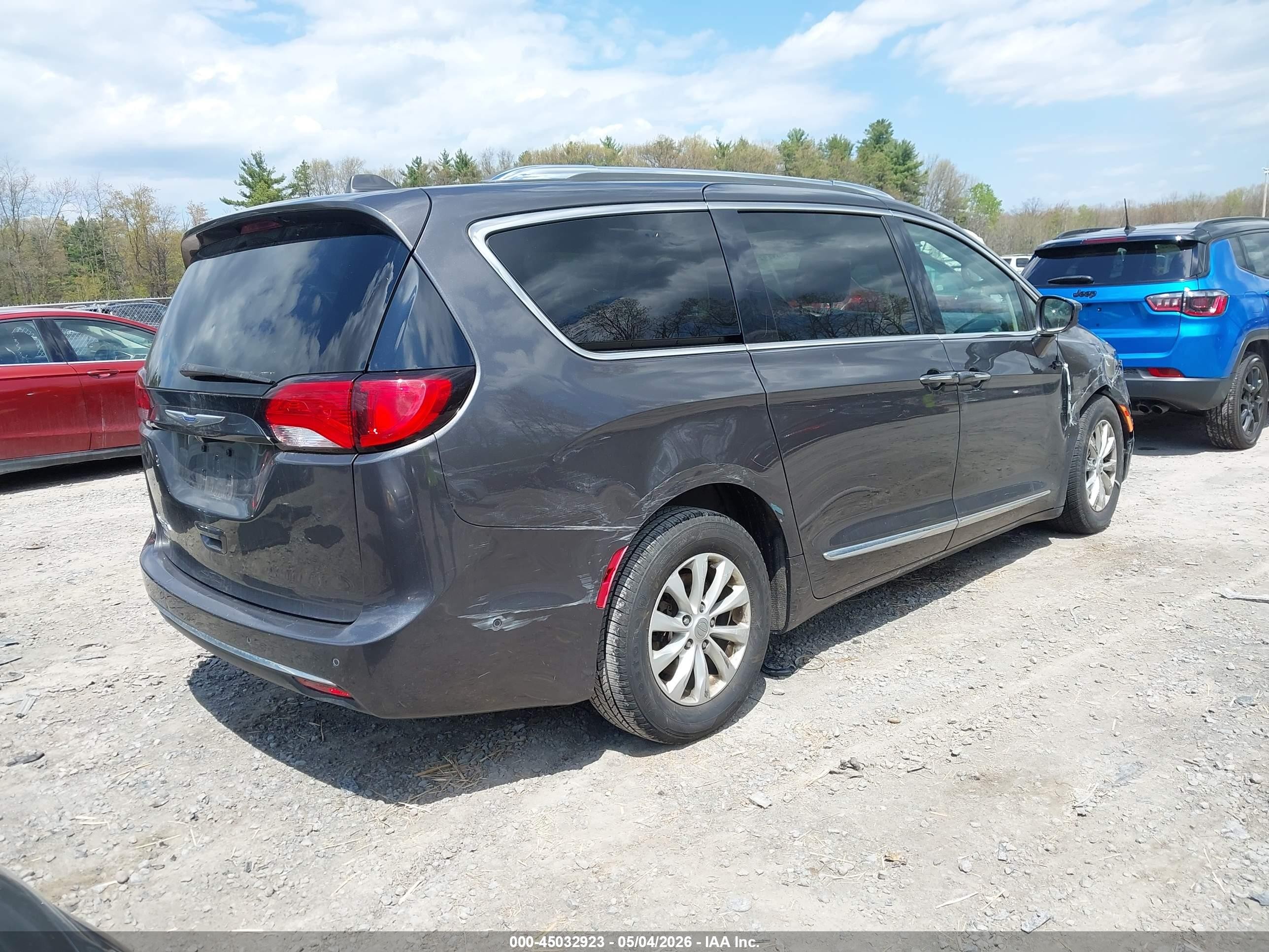 2018 Chrysler Pacifica Touring L Plus Черный vin: 2C4RC1EG1JR351095
