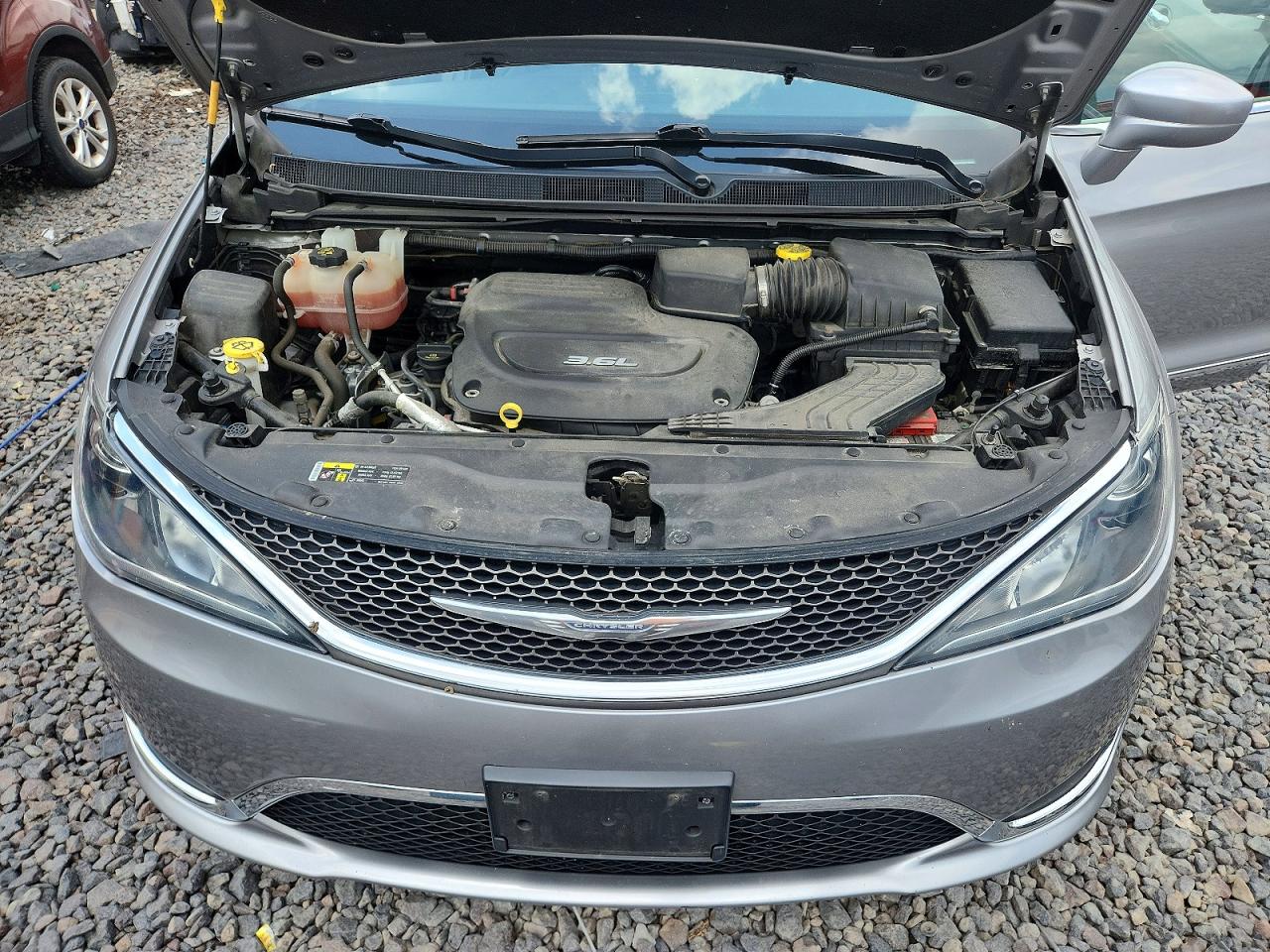 2017 Chrysler Pacifica Touring L Plus Silver vin: 2C4RC1EG2HR788646