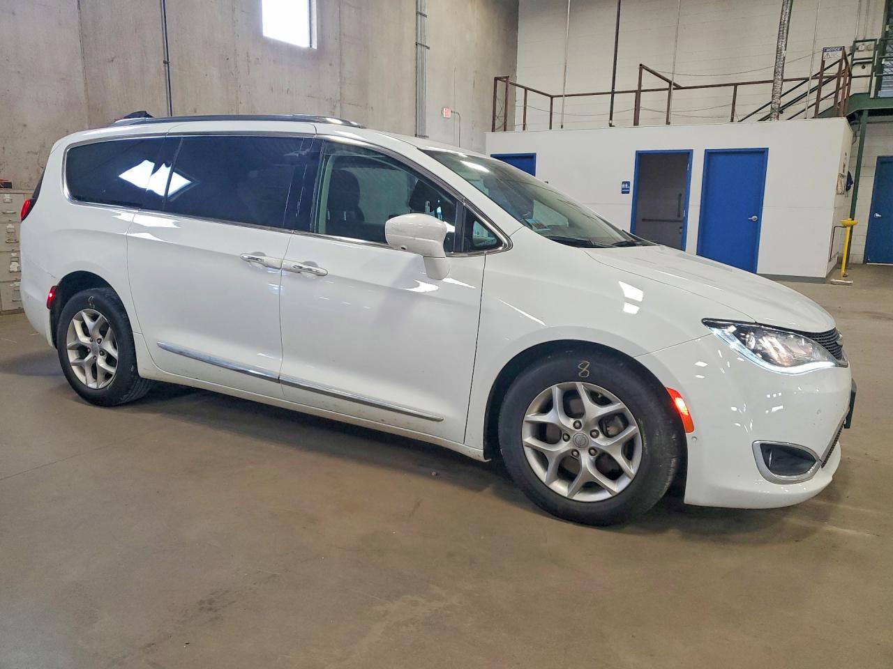 2018 Chrysler Pacifica Touring L Plus White vin: 2C4RC1EG4JR293712
