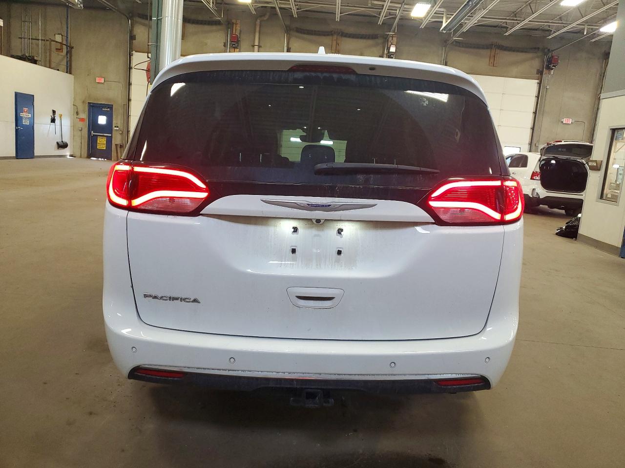 2018 Chrysler Pacifica Touring L Plus White vin: 2C4RC1EG4JR293712